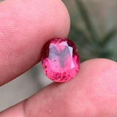 Rötlich rosa natürlicher Rubellit Turmalin Ovalschliff 3,43 Karat Loser Edelstein