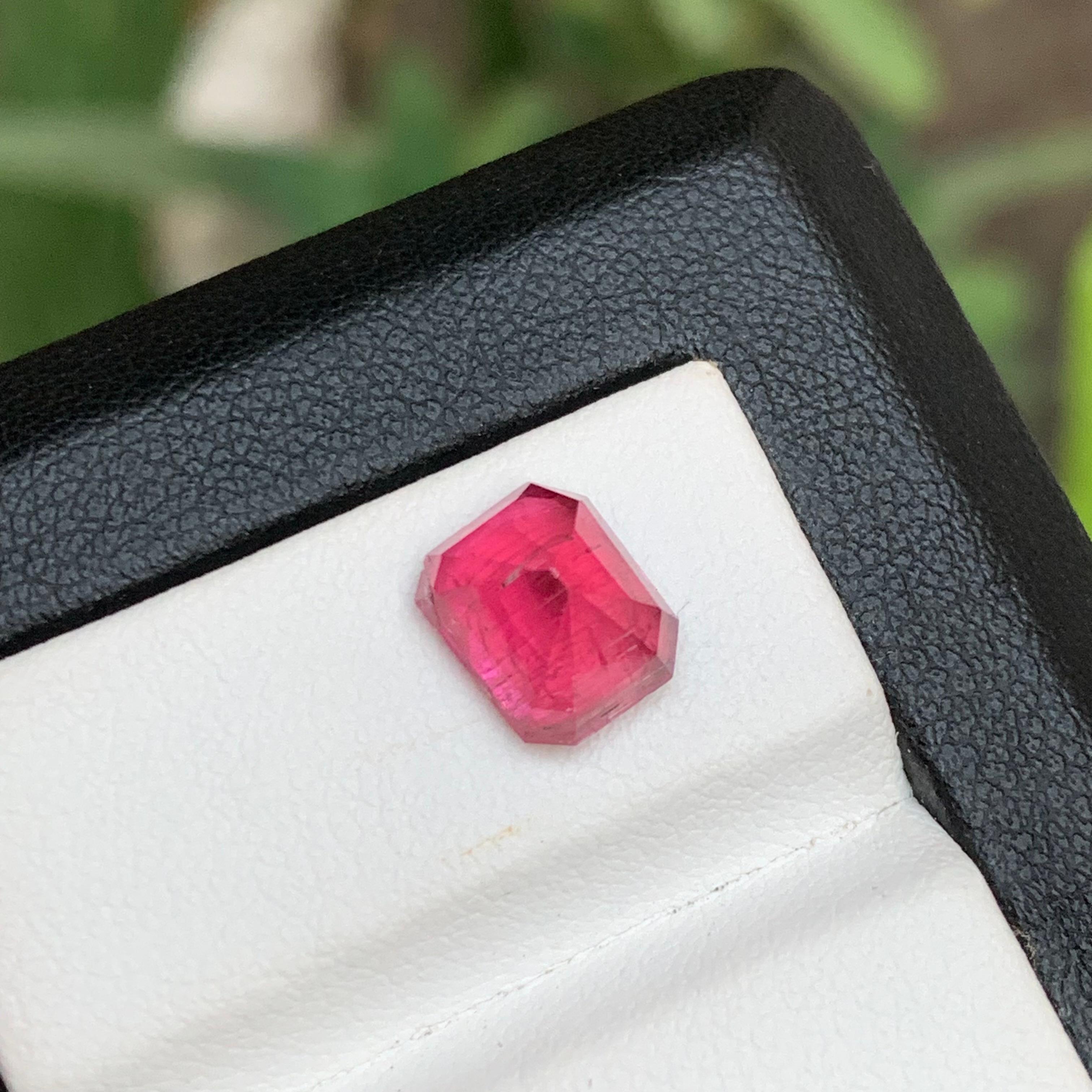 Reddish Pink Natural Rubellite Tourmaline Ring Gemstone 3.30Ct Emerald Cut-Jewel In New Condition For Sale In Peshawar, PK