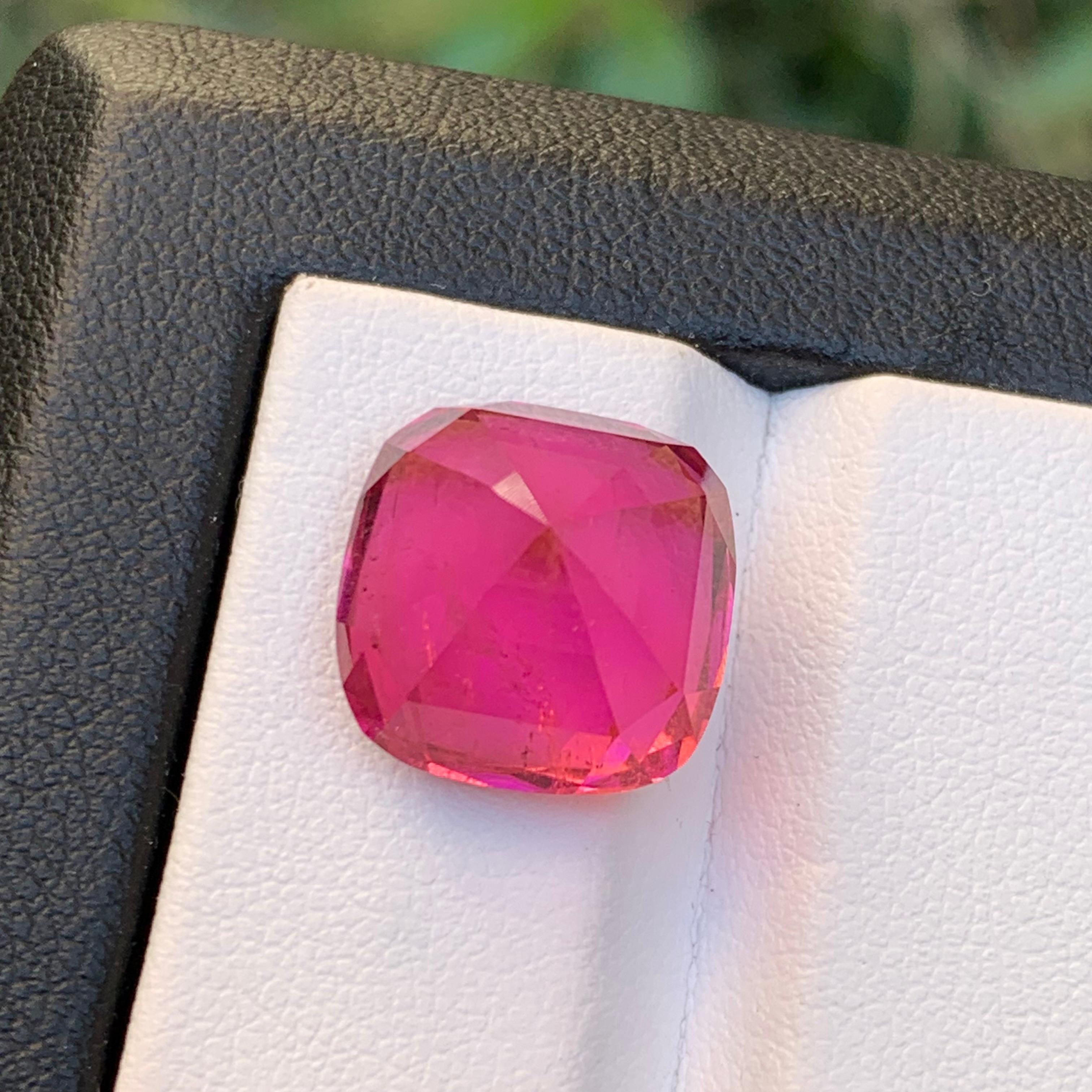 Anello con tormalina rubellite naturale rosa rossastra 13.2 carati taglio cuscino in vendita 1