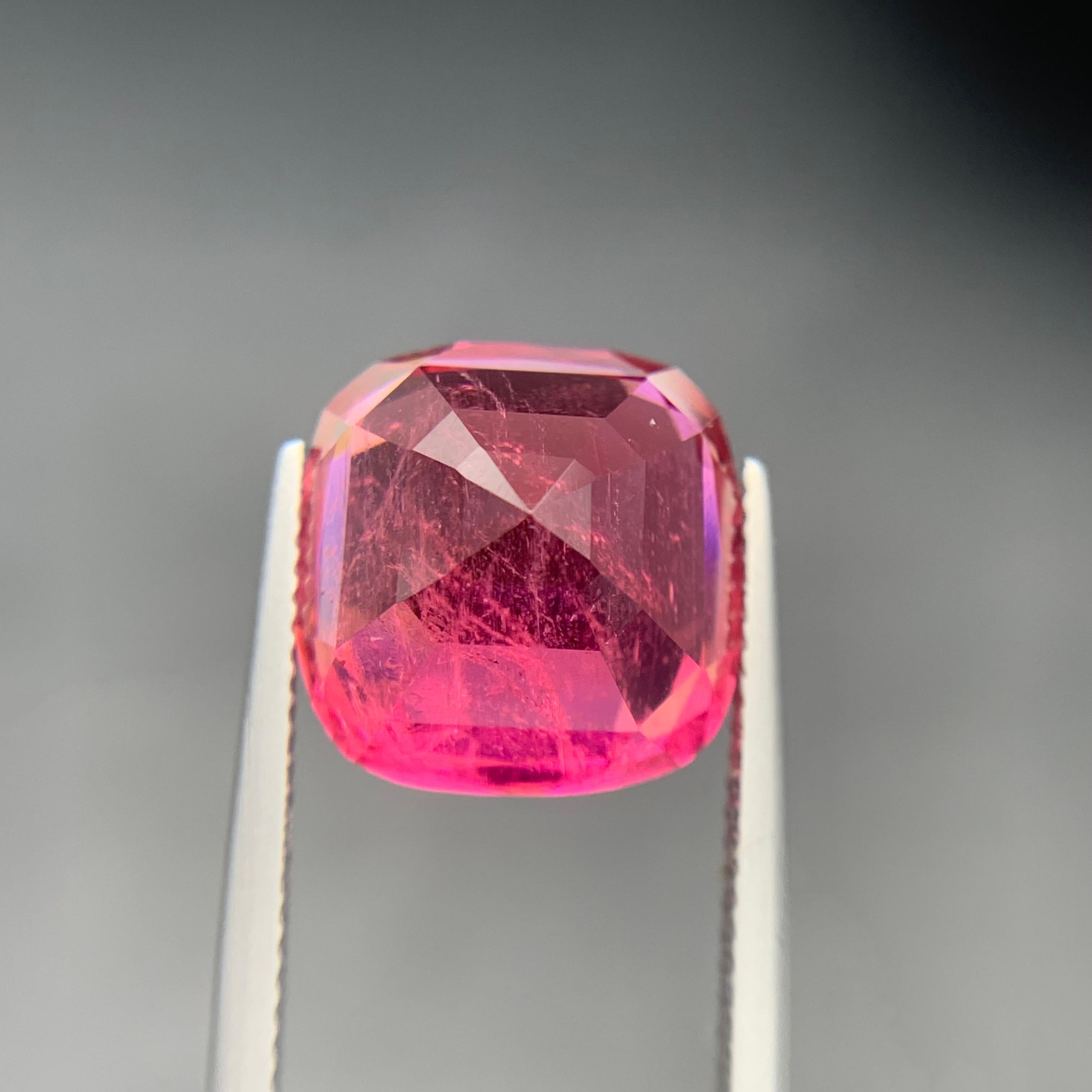 Anello con tormalina rubellite naturale rosa rossastra 13.2 carati taglio cuscino in vendita 3