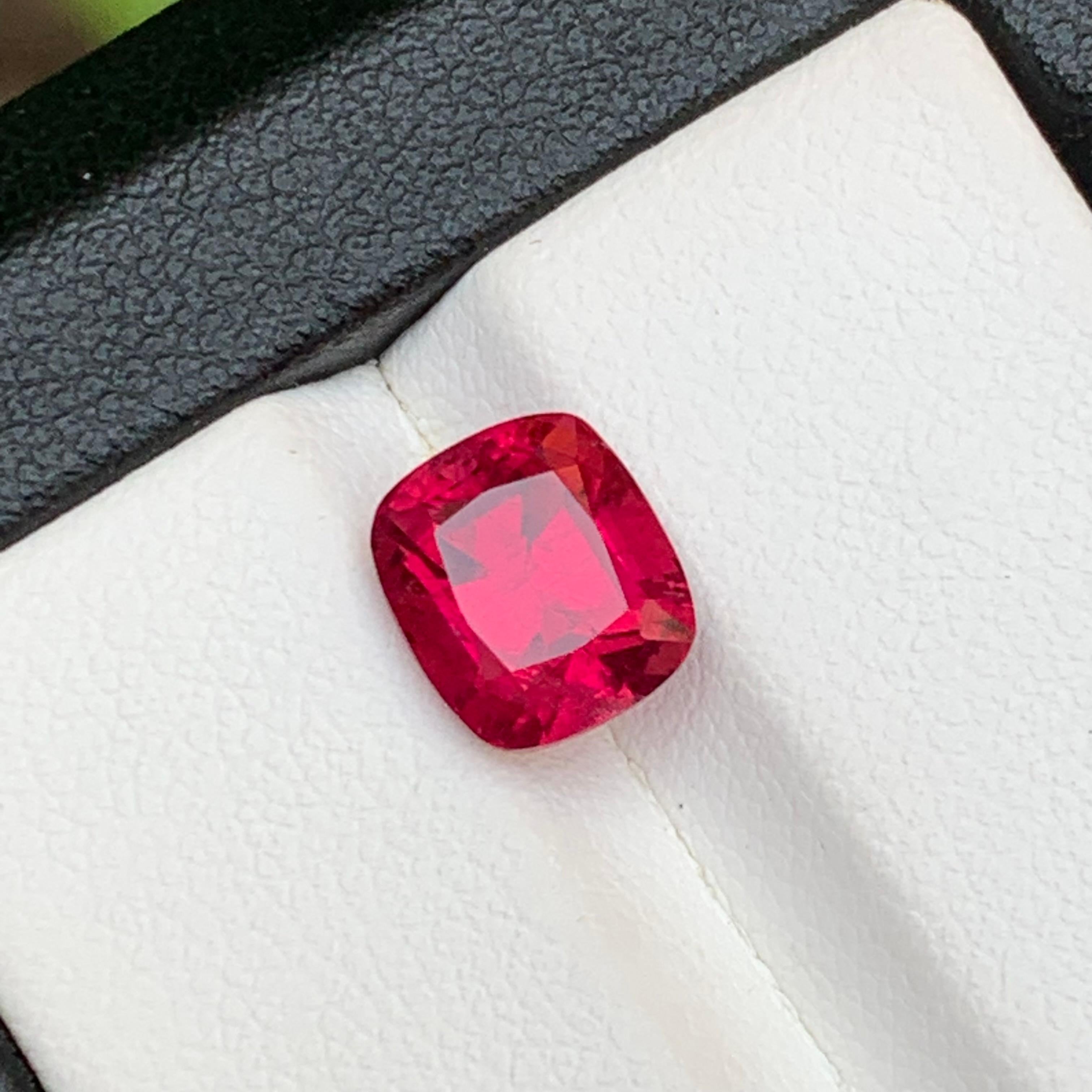 Anello con tormalina rubellite naturale rosa rossastra 2.75 carati taglio cuscino in vendita 3