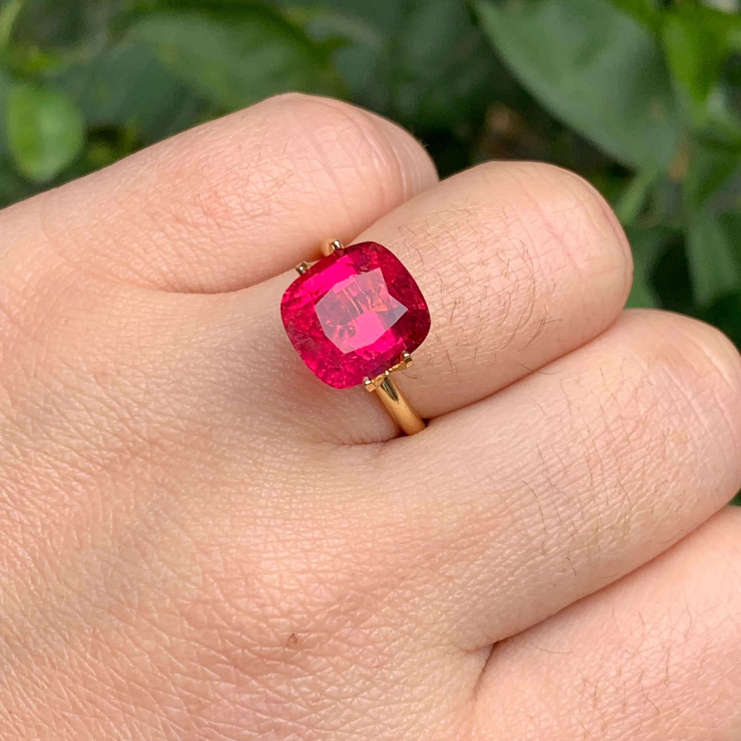 Women's or Men's Reddish Pink Natural Rubellite Tourmaline Ring Loose Gemstone 4.75Ct Cushion Cut For Sale