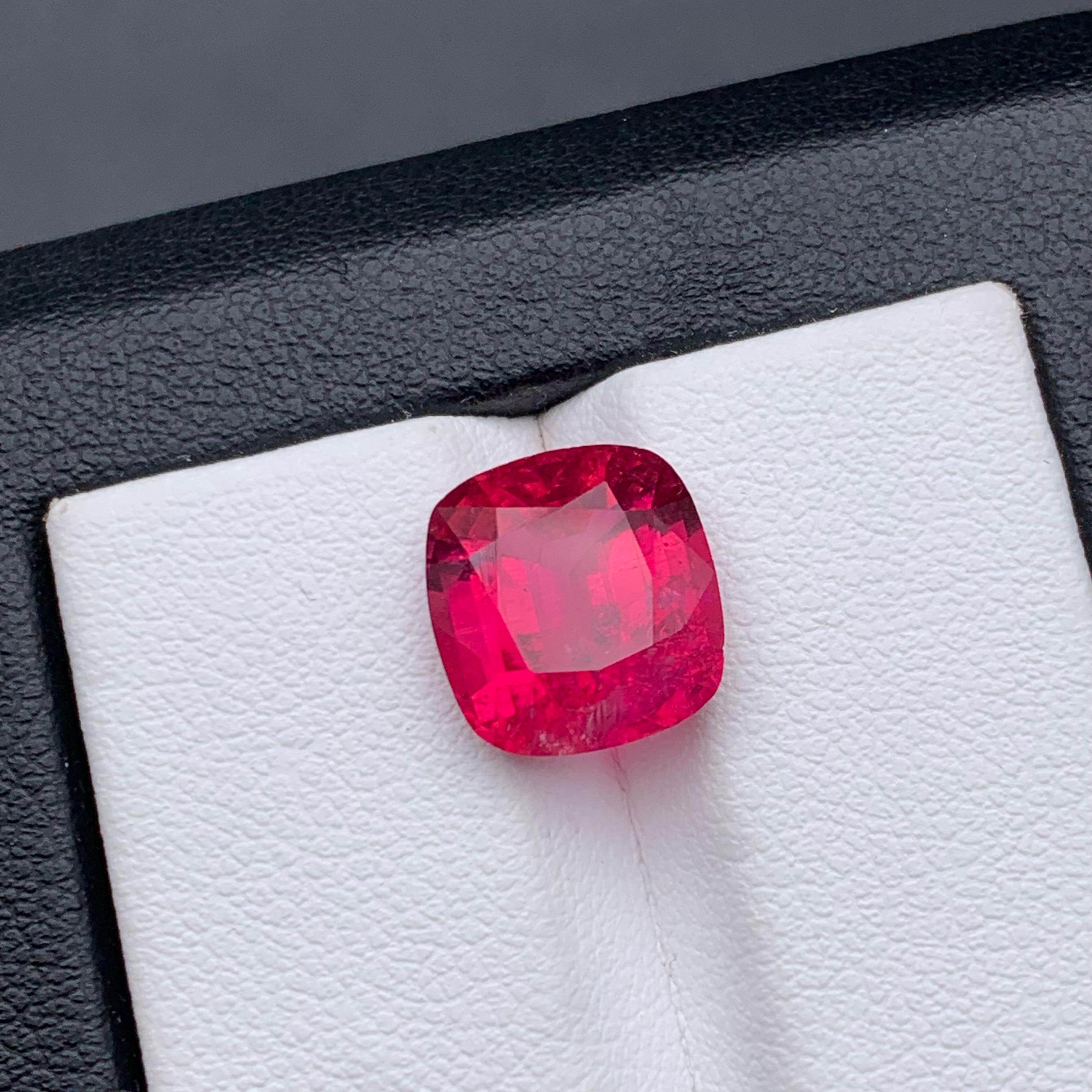 Reddish Pink Natural Rubellite Tourmaline Ring Loose Gemstone 4.75Ct Cushion Cut For Sale 1