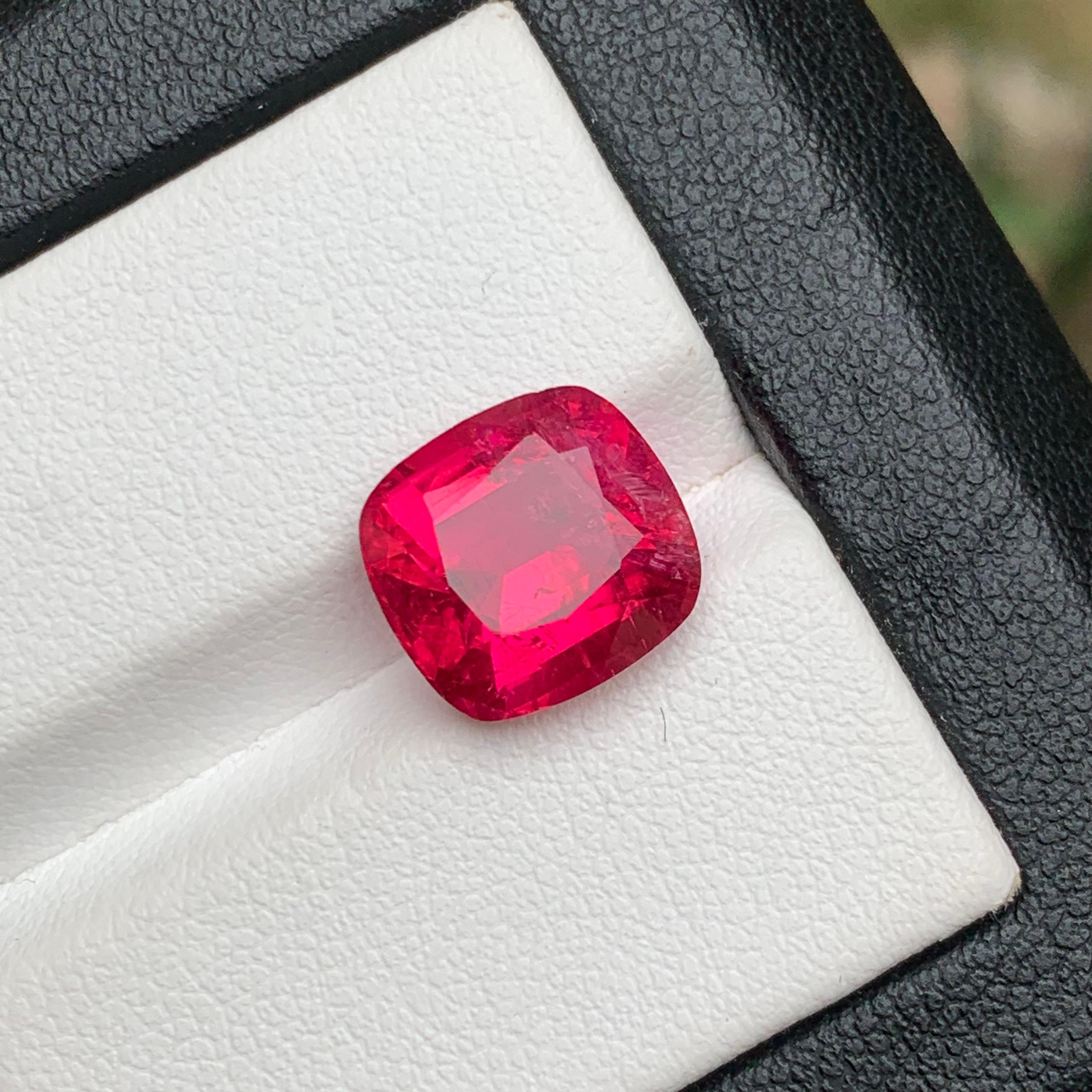 Reddish Pink Natural Rubellite Tourmaline Ring Loose Gemstone 4.75Ct Cushion Cut For Sale 2