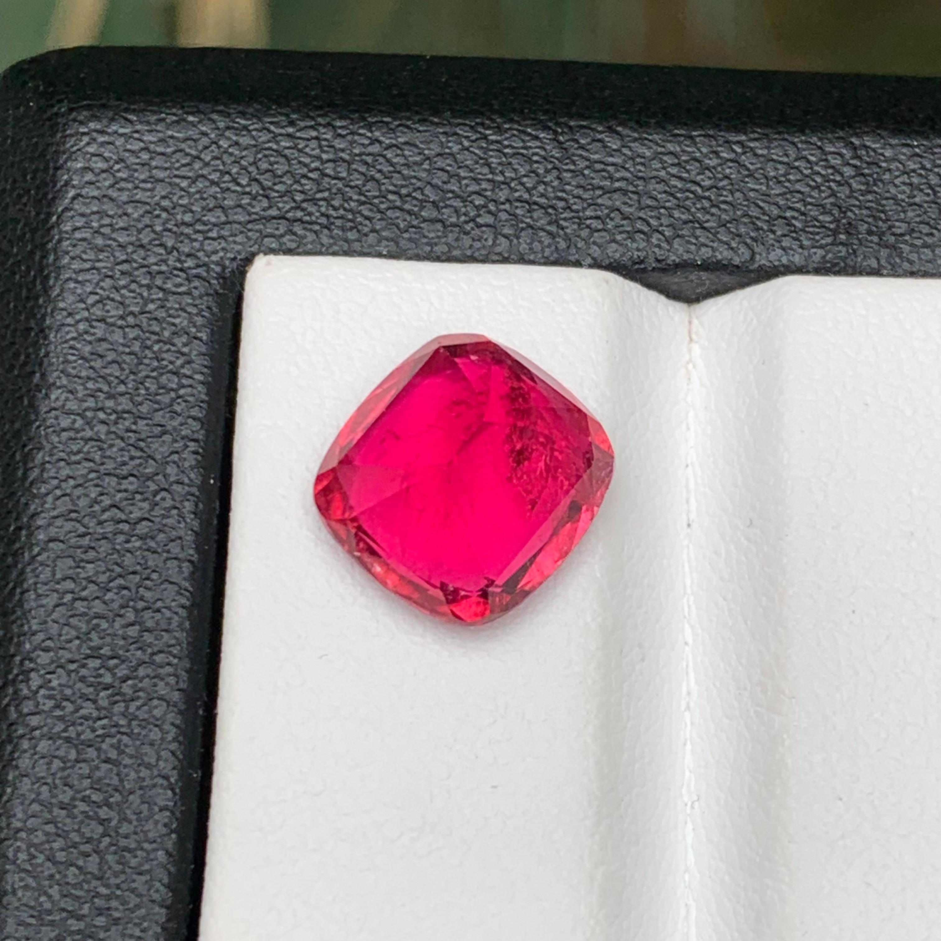 Reddish Pink Natural Rubellite Tourmaline Ring Loose Gemstone 4.75Ct Cushion Cut For Sale 3