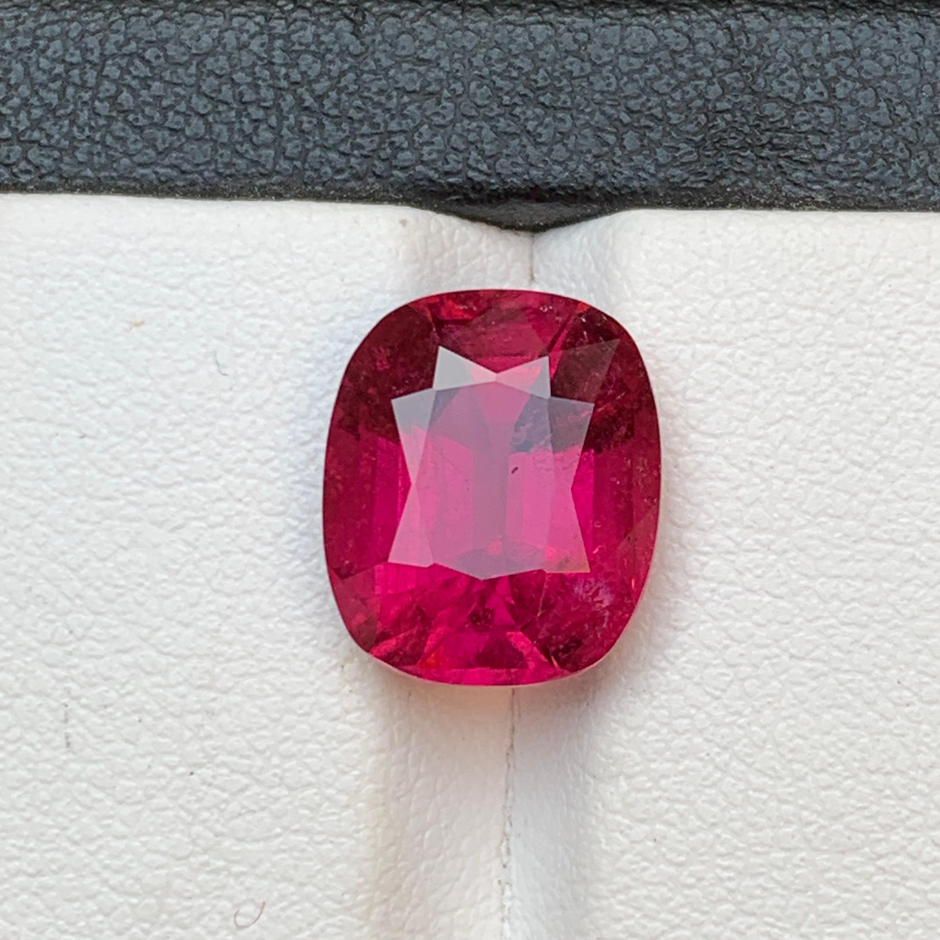 Reddish Pink Natural Rubellite Tourmaline Ring Loose Gemstone 5.85Ct CushionCut For Sale 4