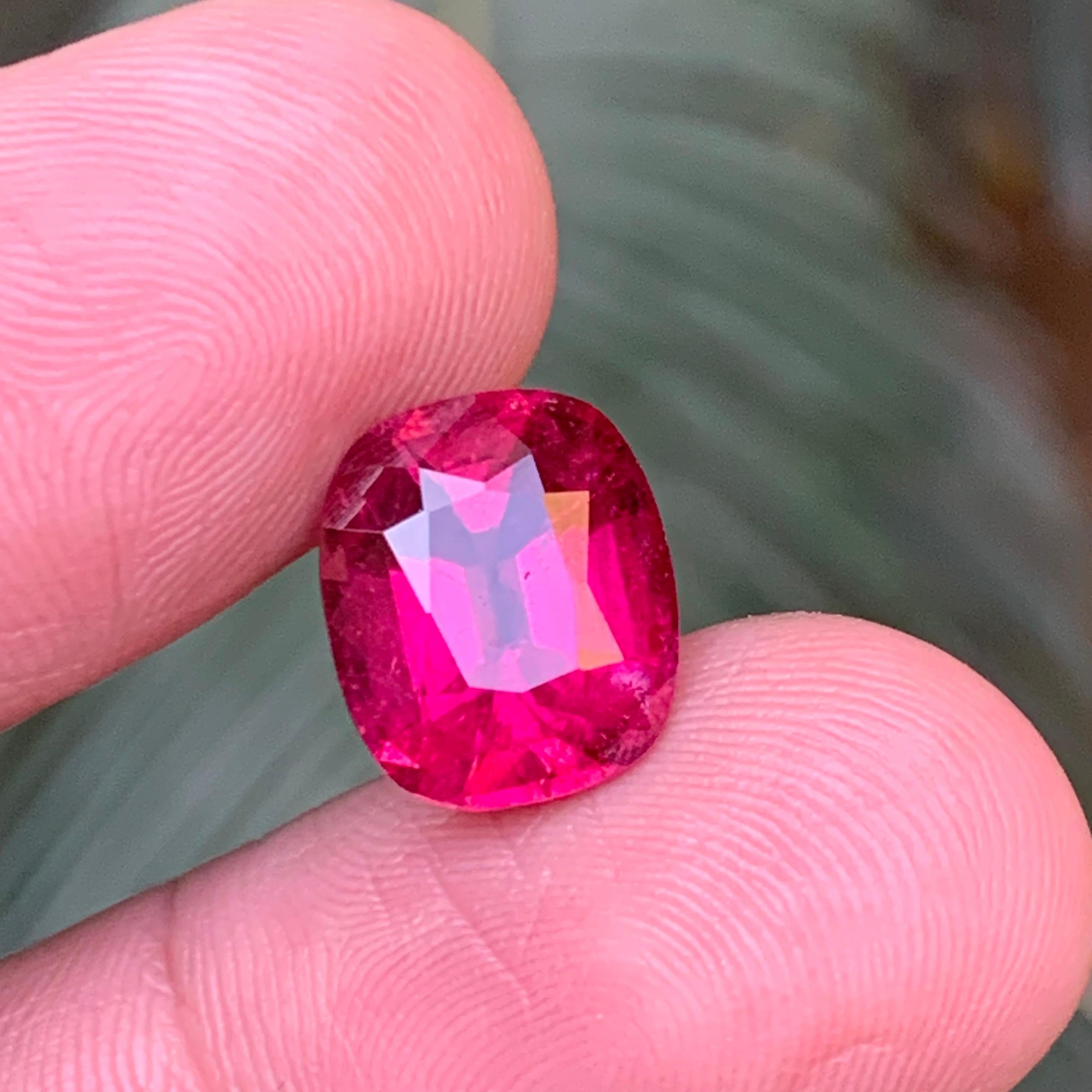 Contemporary Reddish Pink Natural Rubellite Tourmaline Ring Loose Gemstone 5.85Ct CushionCut For Sale