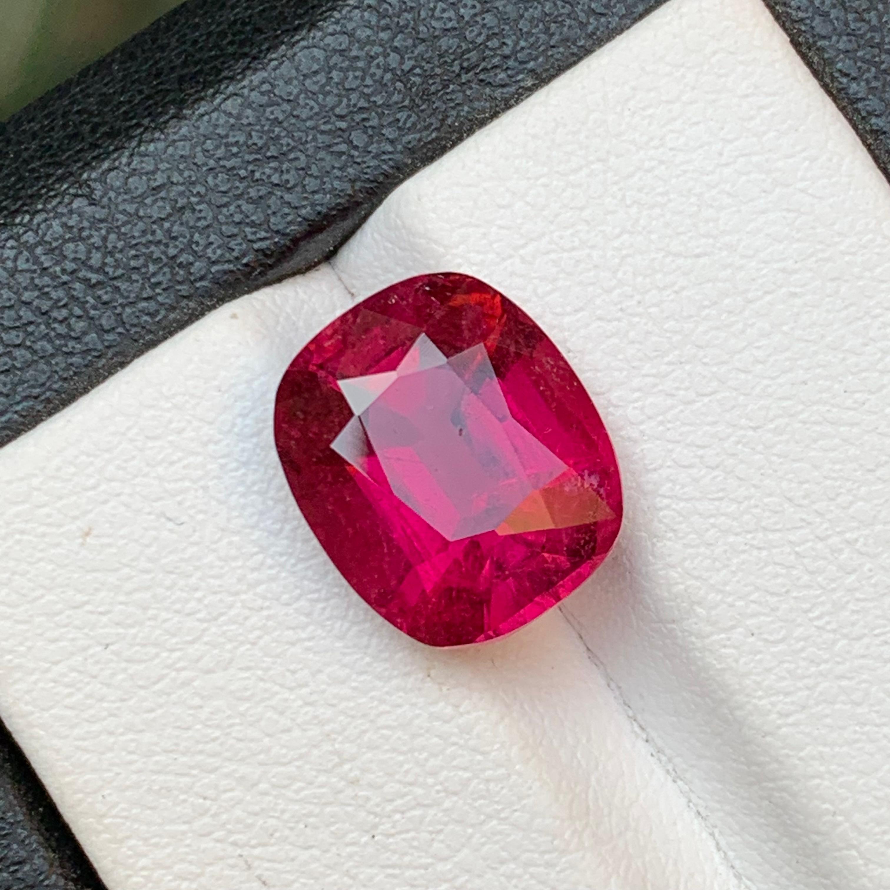 Women's or Men's Reddish Pink Natural Rubellite Tourmaline Ring Loose Gemstone 5.85Ct CushionCut For Sale