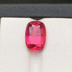 Anello con tormalina rubellite naturale rosa rossastra 6.65 carati taglio cuscino