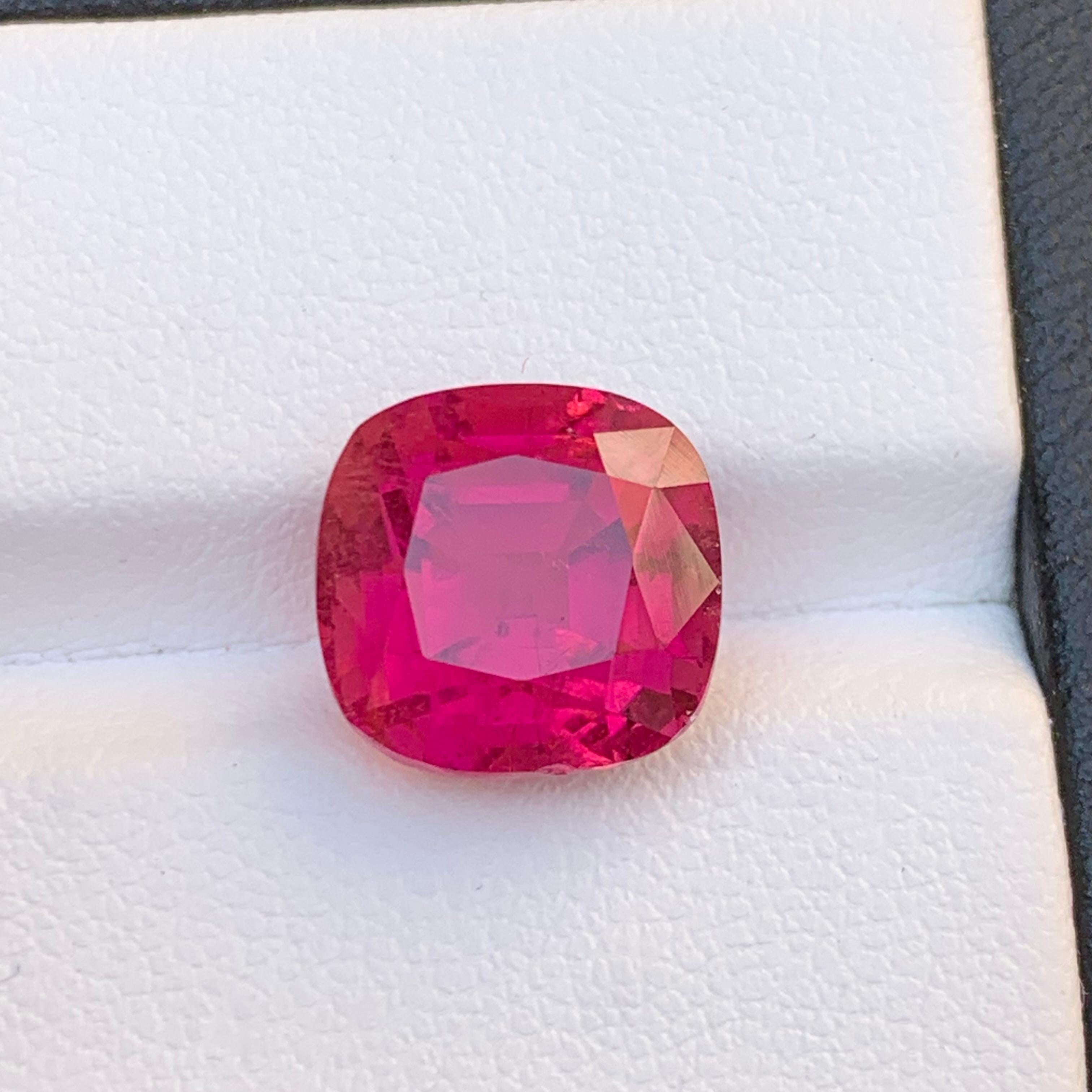 Anello con tormalina rubellite naturale rosa rossastra 6.70 carati taglio cuscino in vendita 7