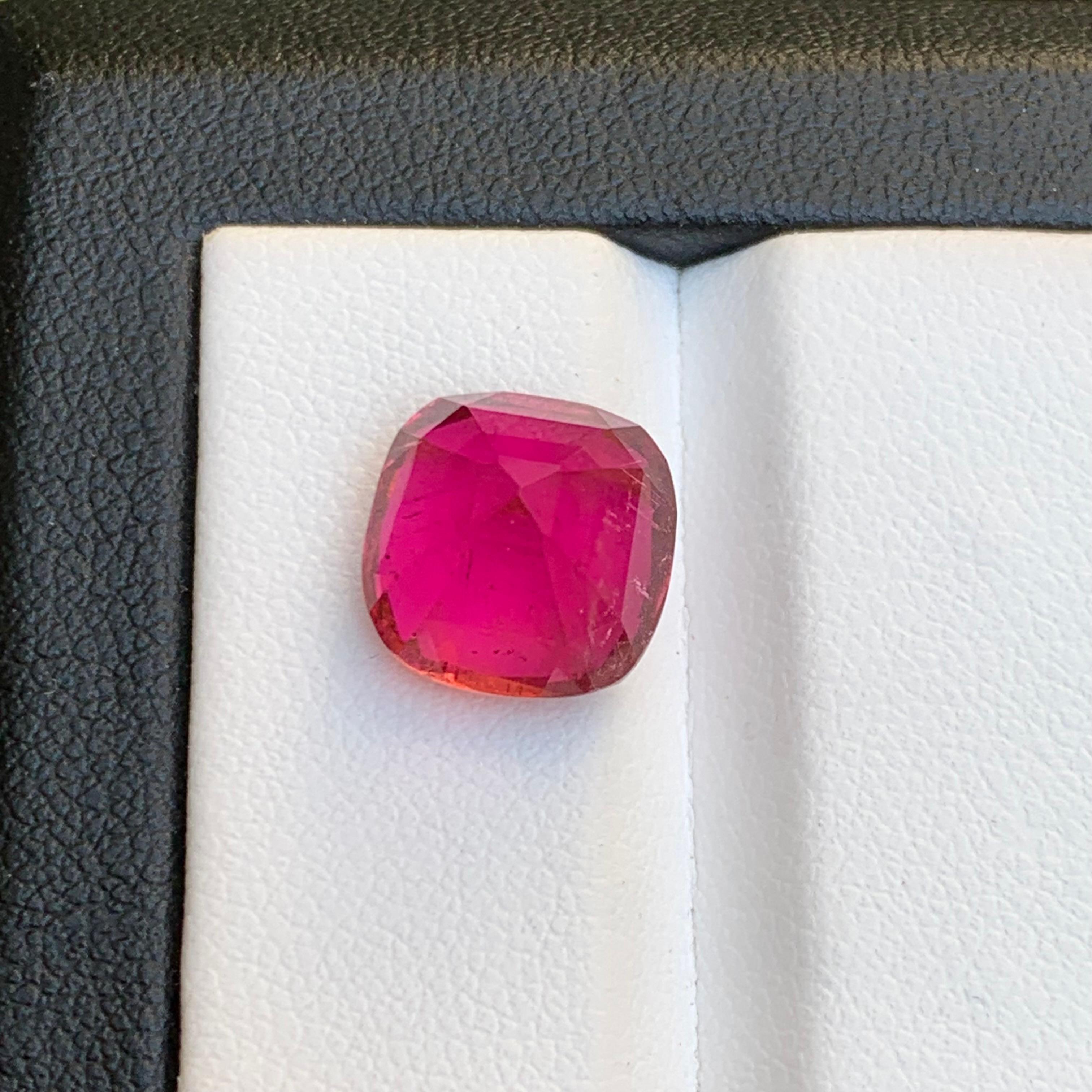 Anello con tormalina rubellite naturale rosa rossastra 6.70 carati taglio cuscino In condizioni Nuovo in vendita a Peshawar, PK