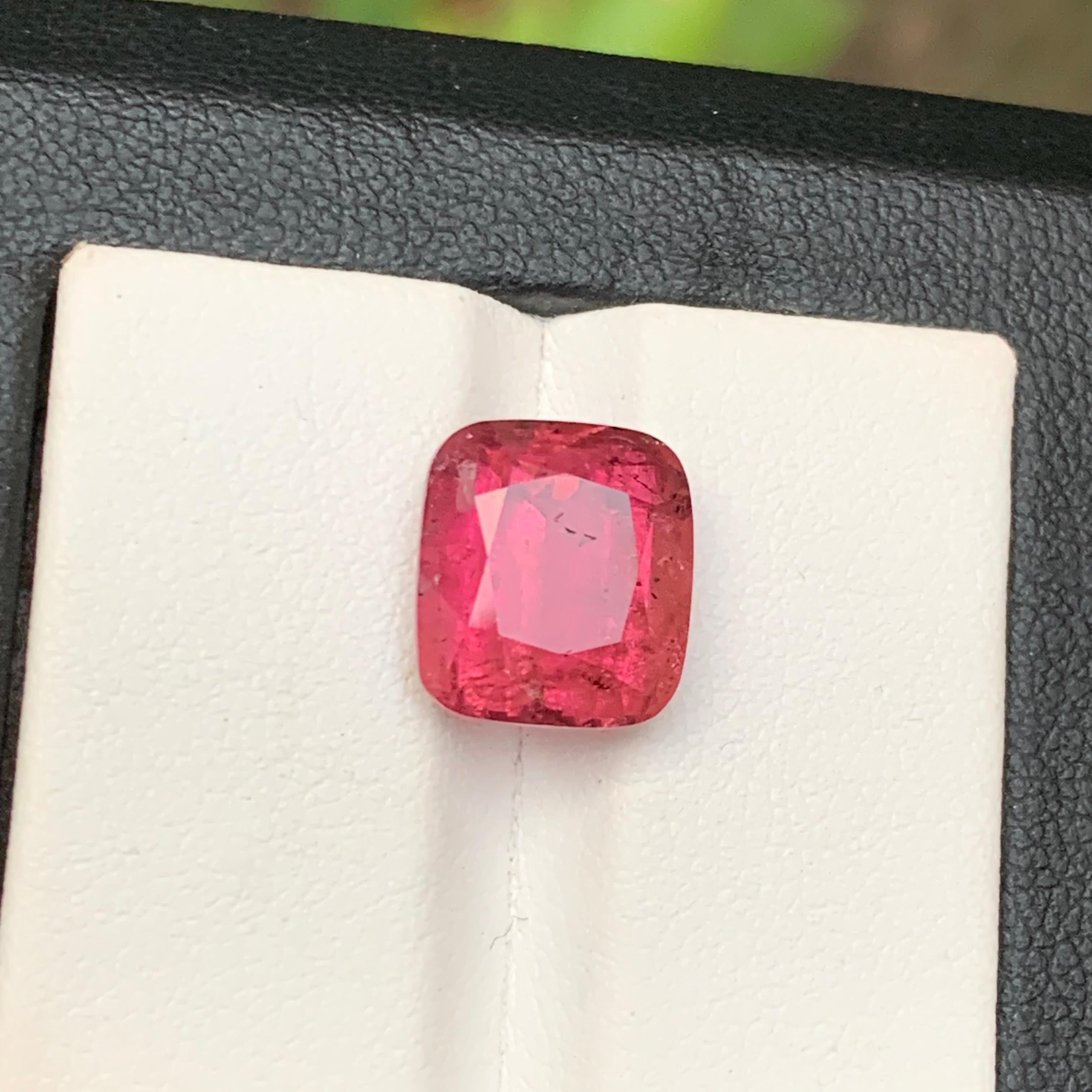 Anello con tormalina rubellite naturale rosa rossastra 6,95 carati taglio cuscino in vendita 6