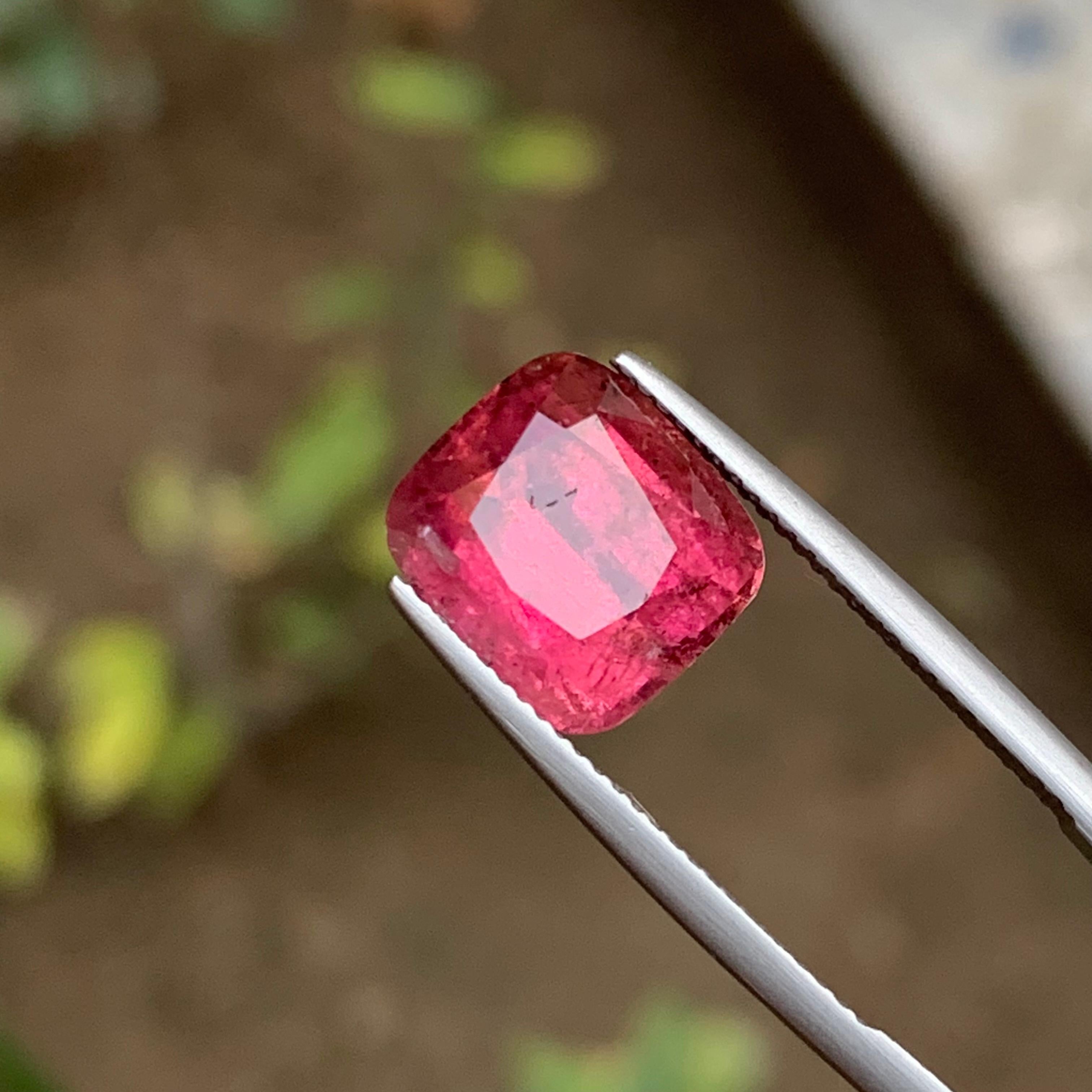 Anello con tormalina rubellite naturale rosa rossastra 6,95 carati taglio cuscino in vendita 1