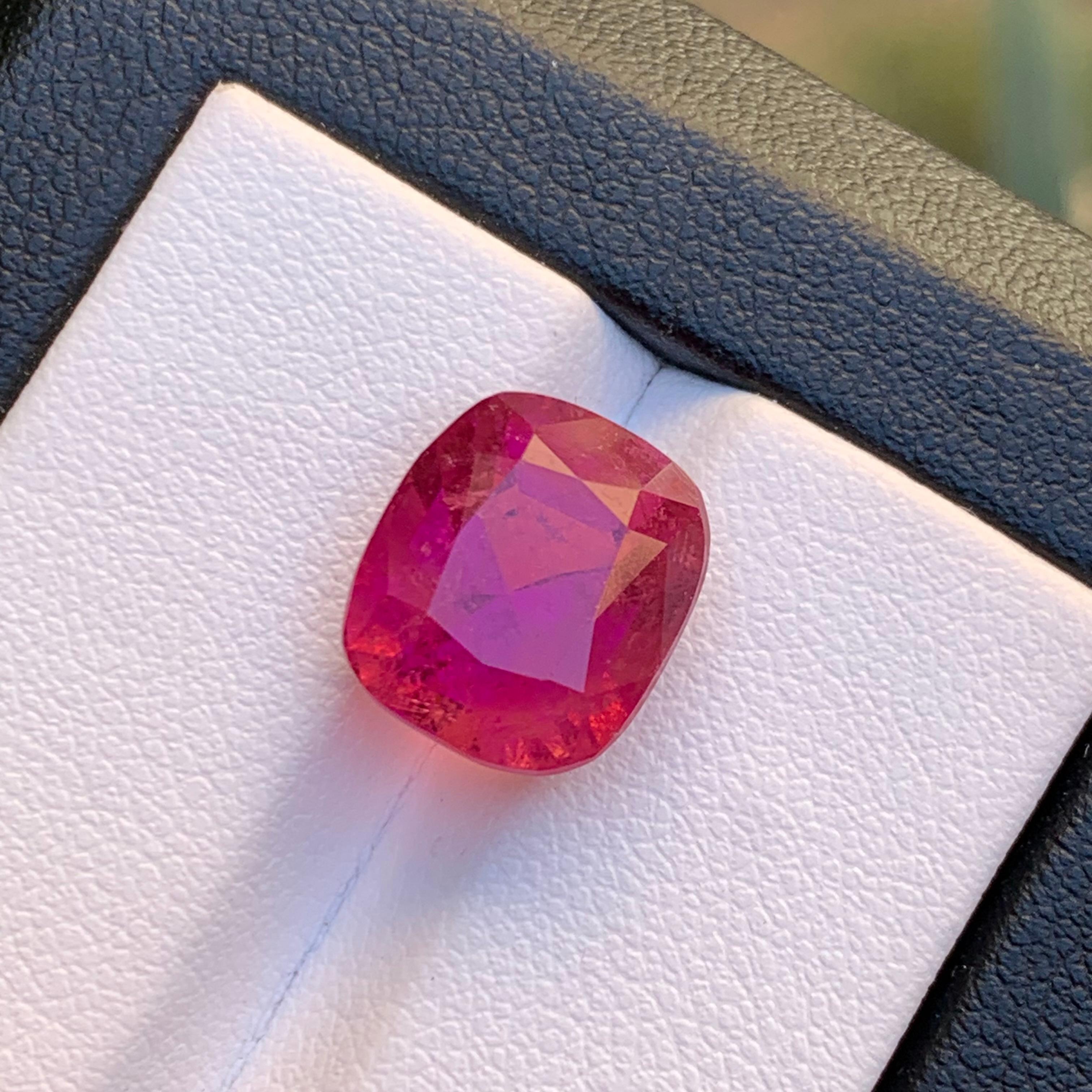 Turmalina Rubelita Natural Rosa Rojiza Suelta  Gema para Anillo, Colgante de Collar o cualquier otro Engaste de Joyería-Cushion Cut

💎 TIPO DE GEMA: Turmalina rubelita
⚖️ PESO: 7,70 Quilates
FORMA Y CORTE: Talla cojín
📏 TAMAÑO (MM): 11,78 x 10,33