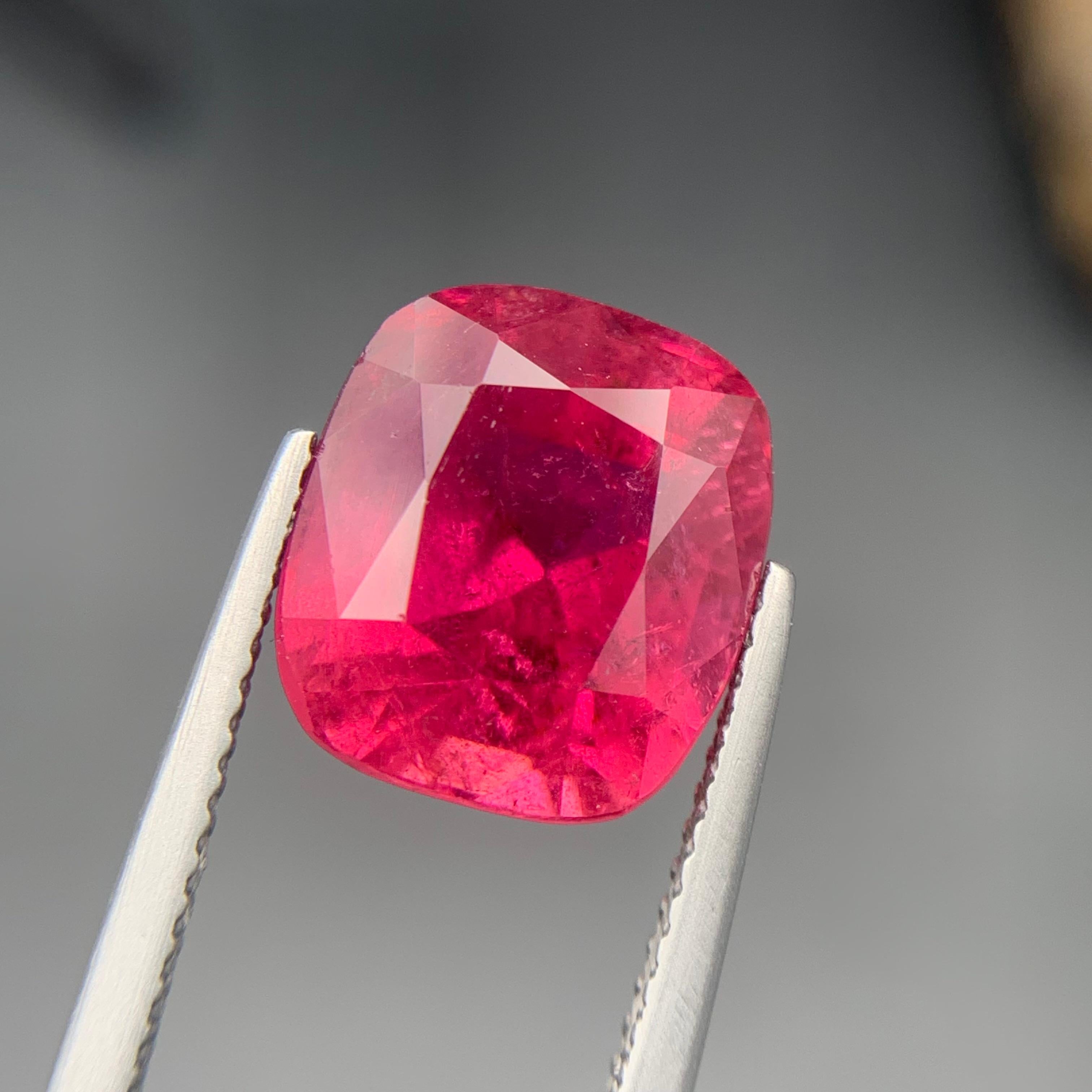 Anillo de turmalina rubelita natural rosa rojizo Gema suelta 7.70Ct talla cojín Contemporáneo en venta