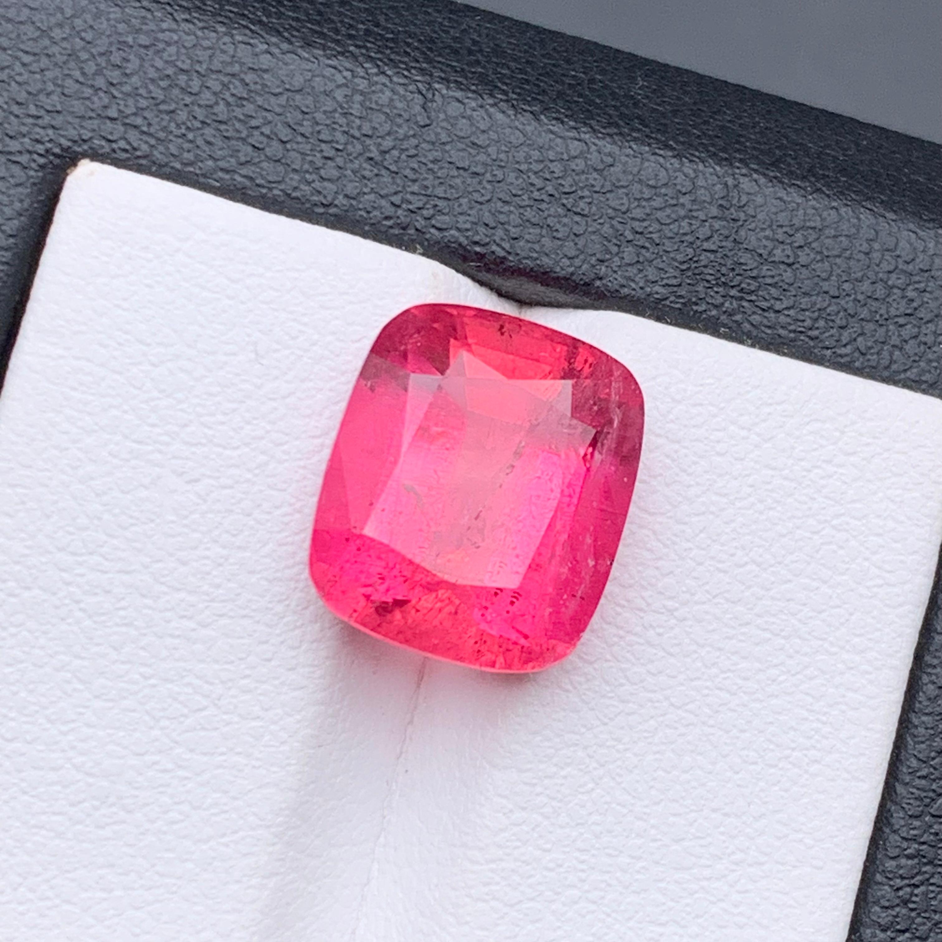 Anello con tormalina rubellite naturale rosa rossastra 8.45 carati taglio cuscino in vendita 4