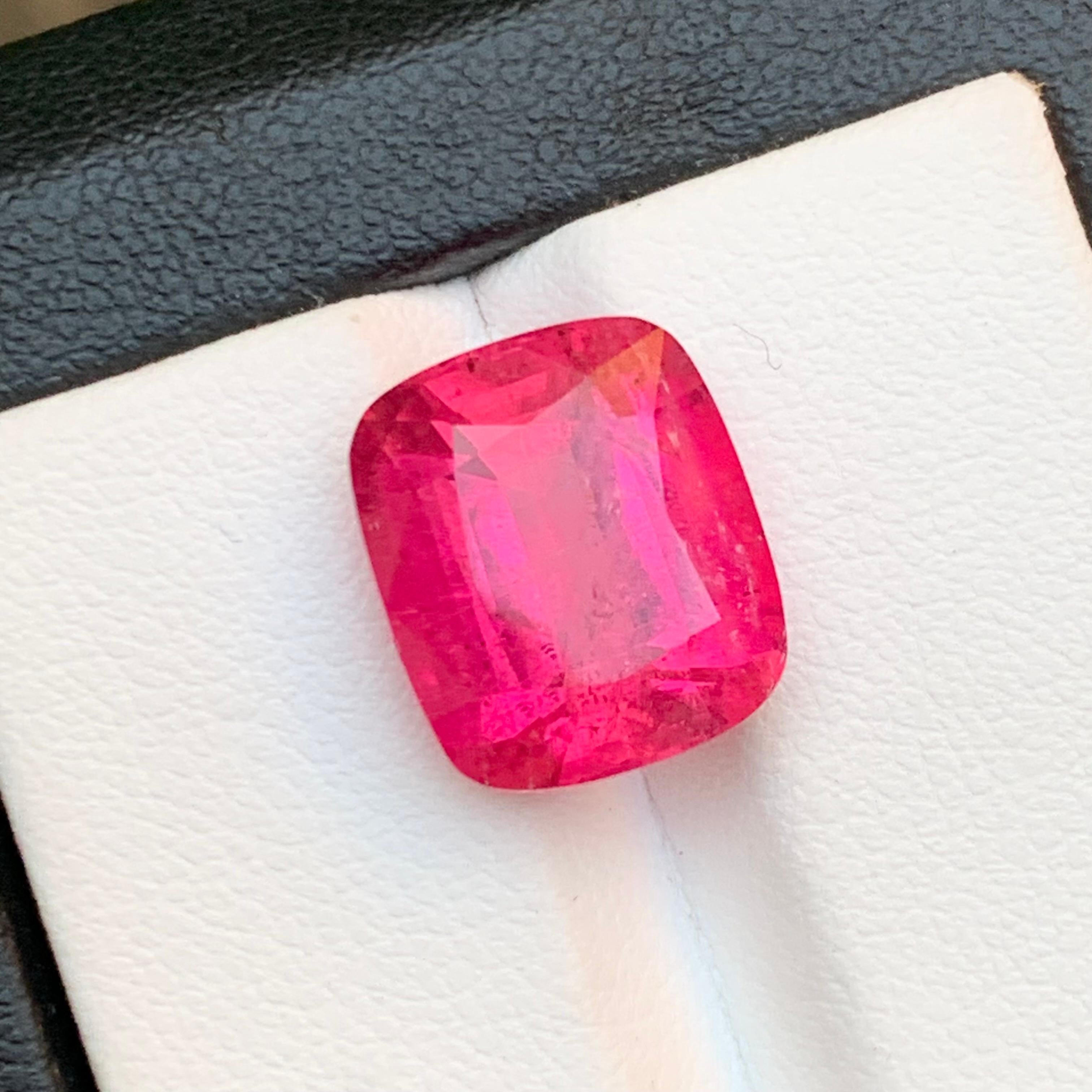 Anello con tormalina rubellite naturale rosa rossastra 8.45 carati taglio cuscino in vendita 5