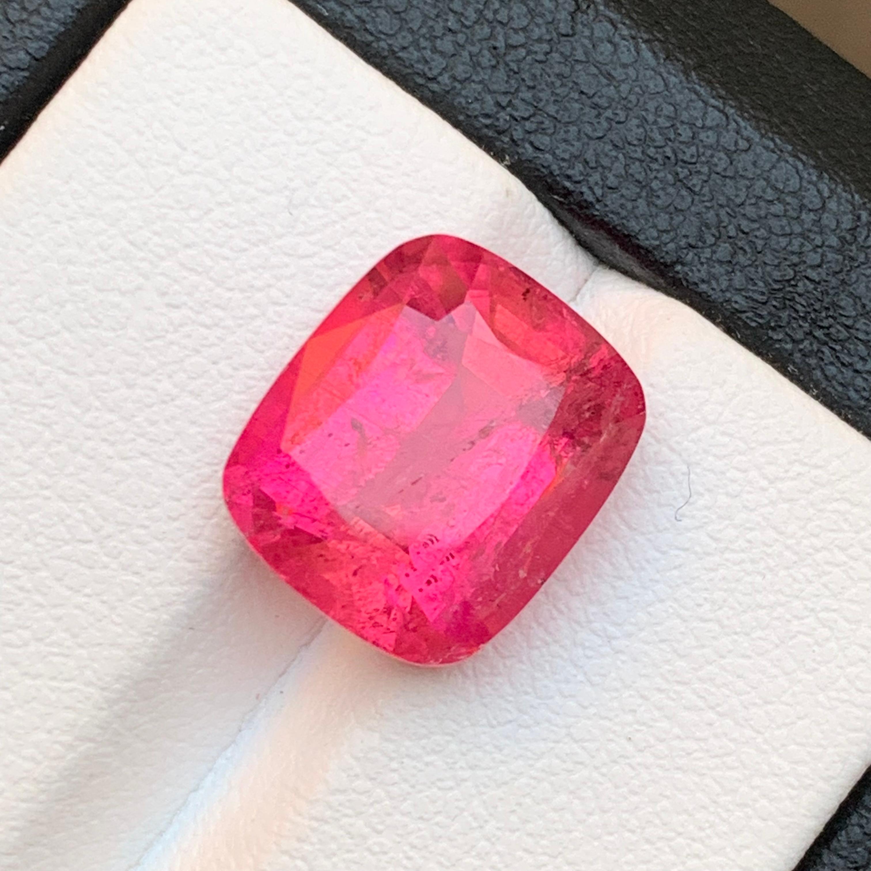 Anello con tormalina rubellite naturale rosa rossastra 8.45 carati taglio cuscino In condizioni Nuovo in vendita a Peshawar, PK