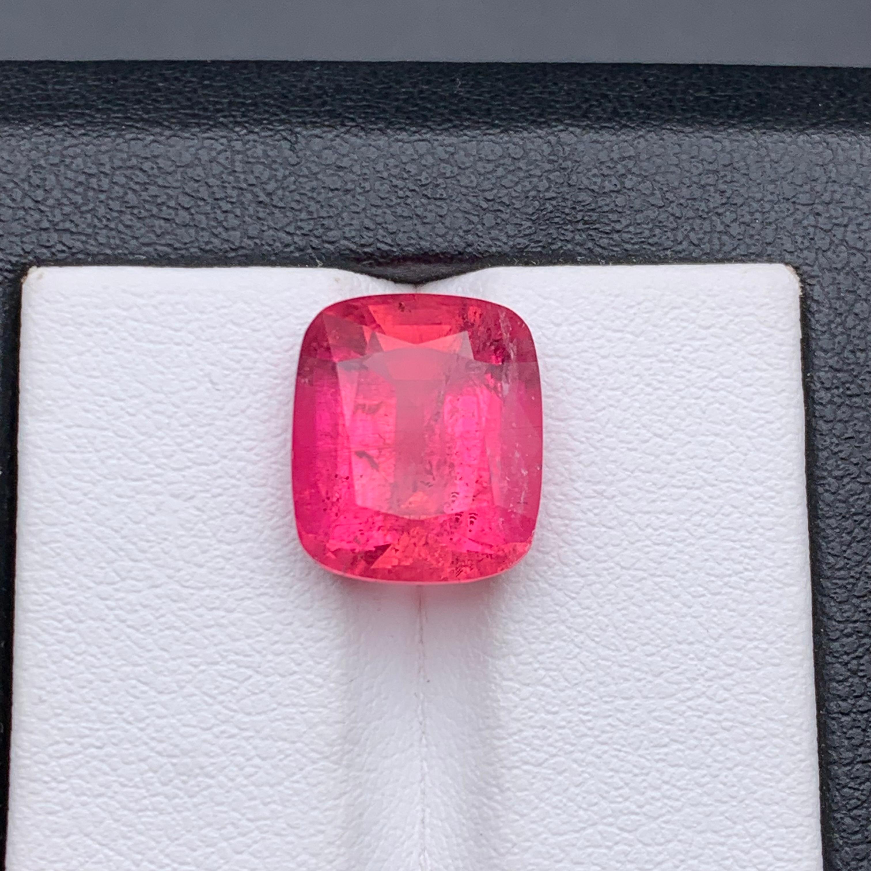 Anello con tormalina rubellite naturale rosa rossastra 8.45 carati taglio cuscino in vendita 3