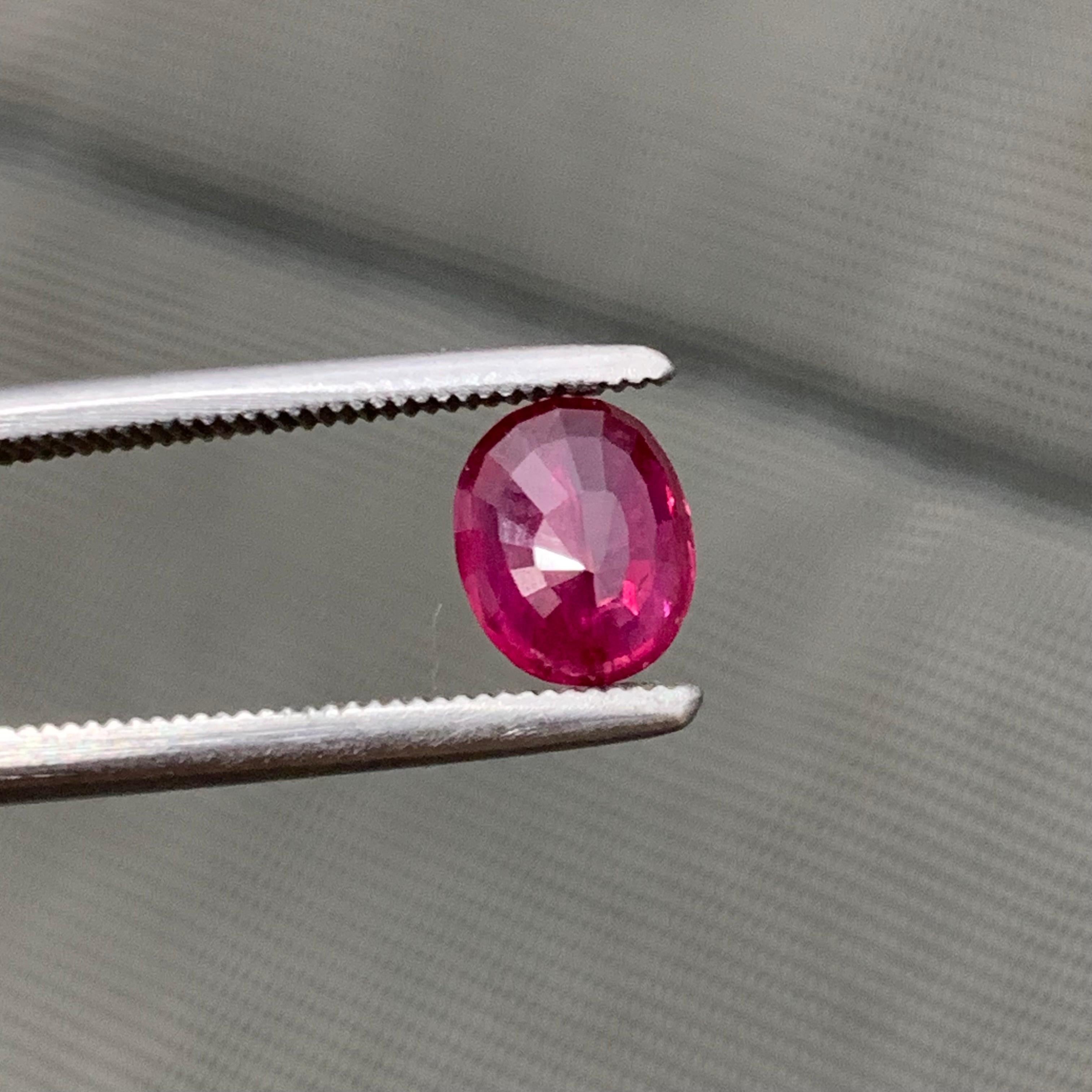 Women's or Men's Reddish Pink Natural Ruby Ring Gemstone 1.35 Catat Oval Cushion Cut for Jewelry For Sale