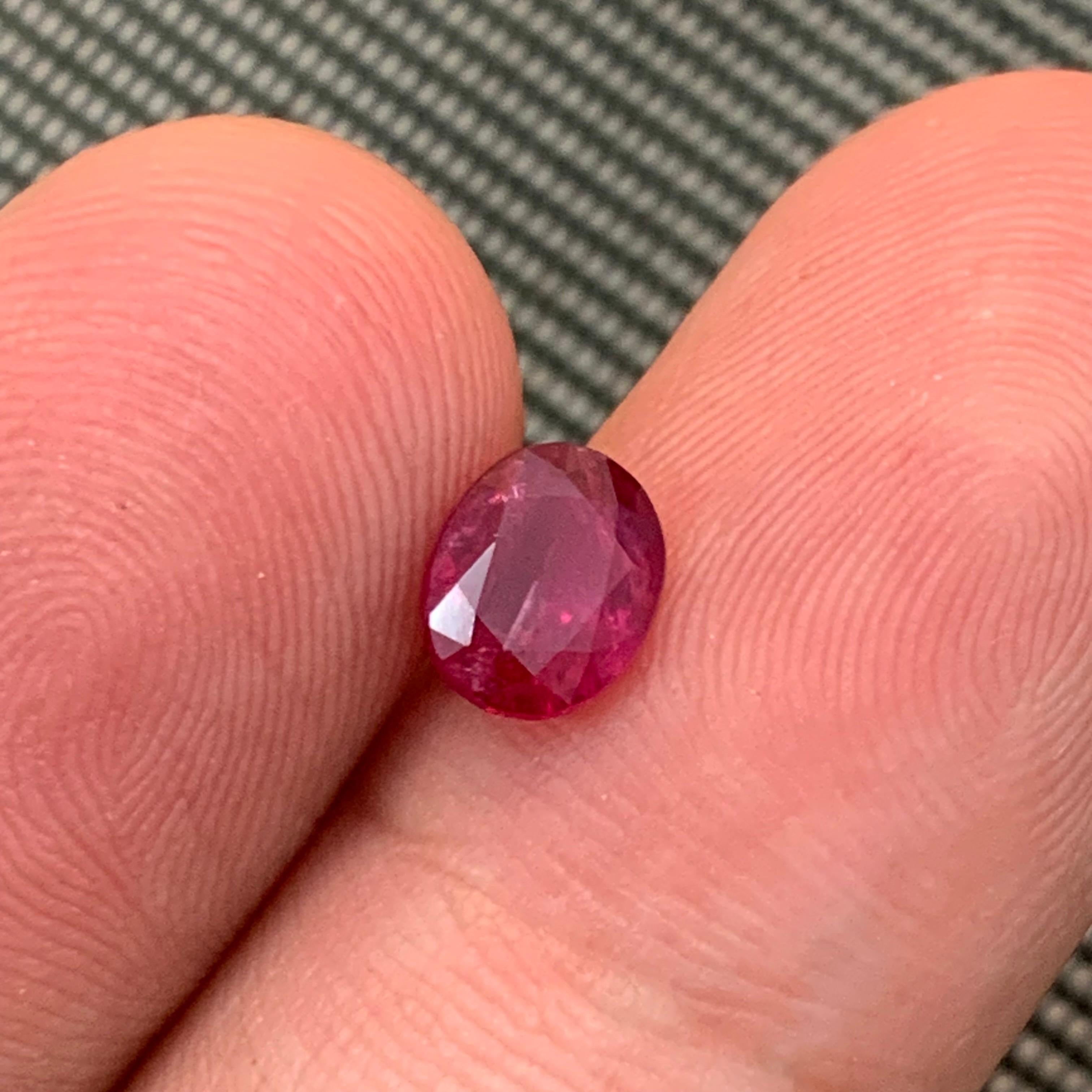 Reddish Pink Natural Ruby Ring Gemstone 1.35 Catat Oval Cushion Cut for Jewelry For Sale 1