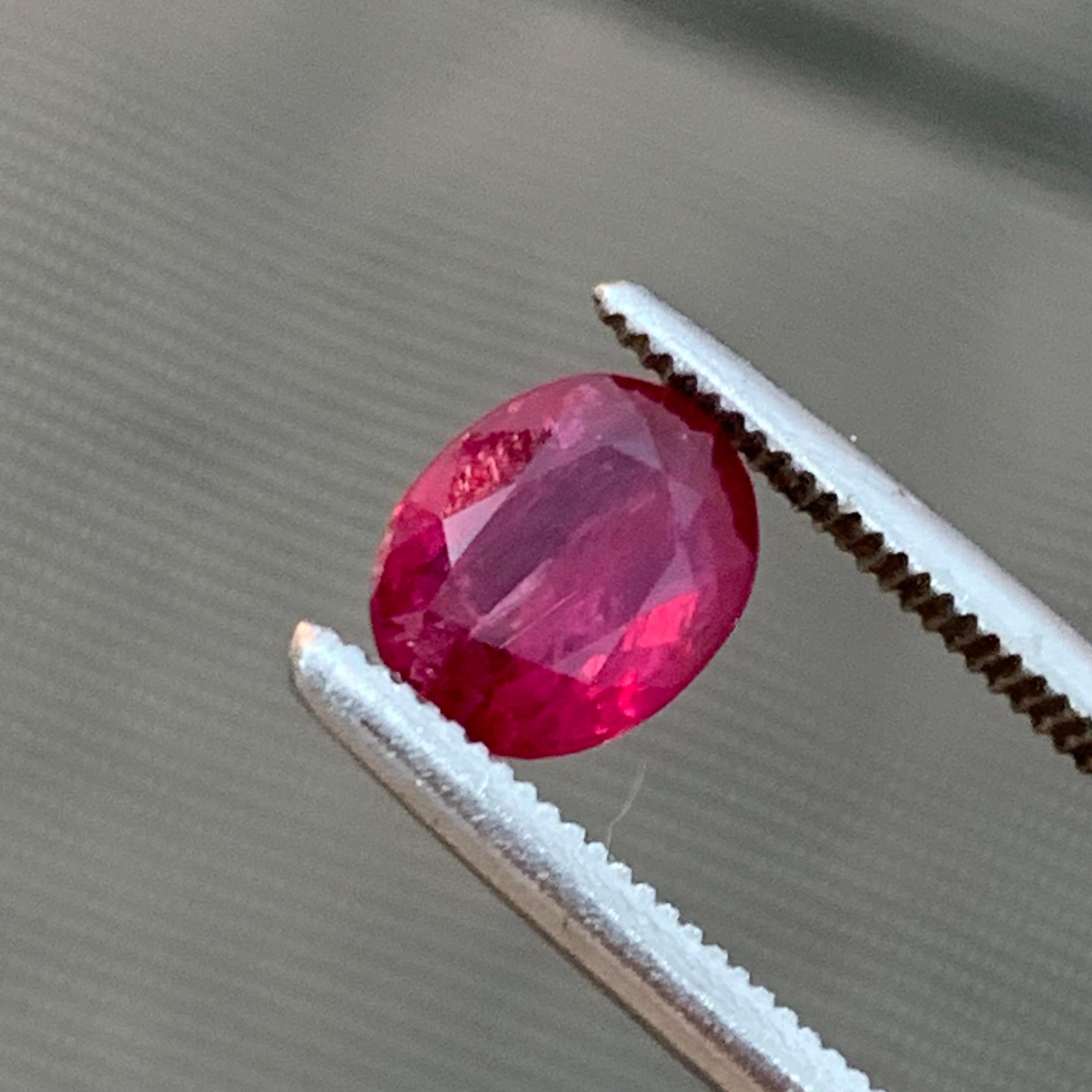 Reddish Pink Natural Ruby Ring Gemstone 1.35 Catat Oval Cushion Cut for Jewelry For Sale 2