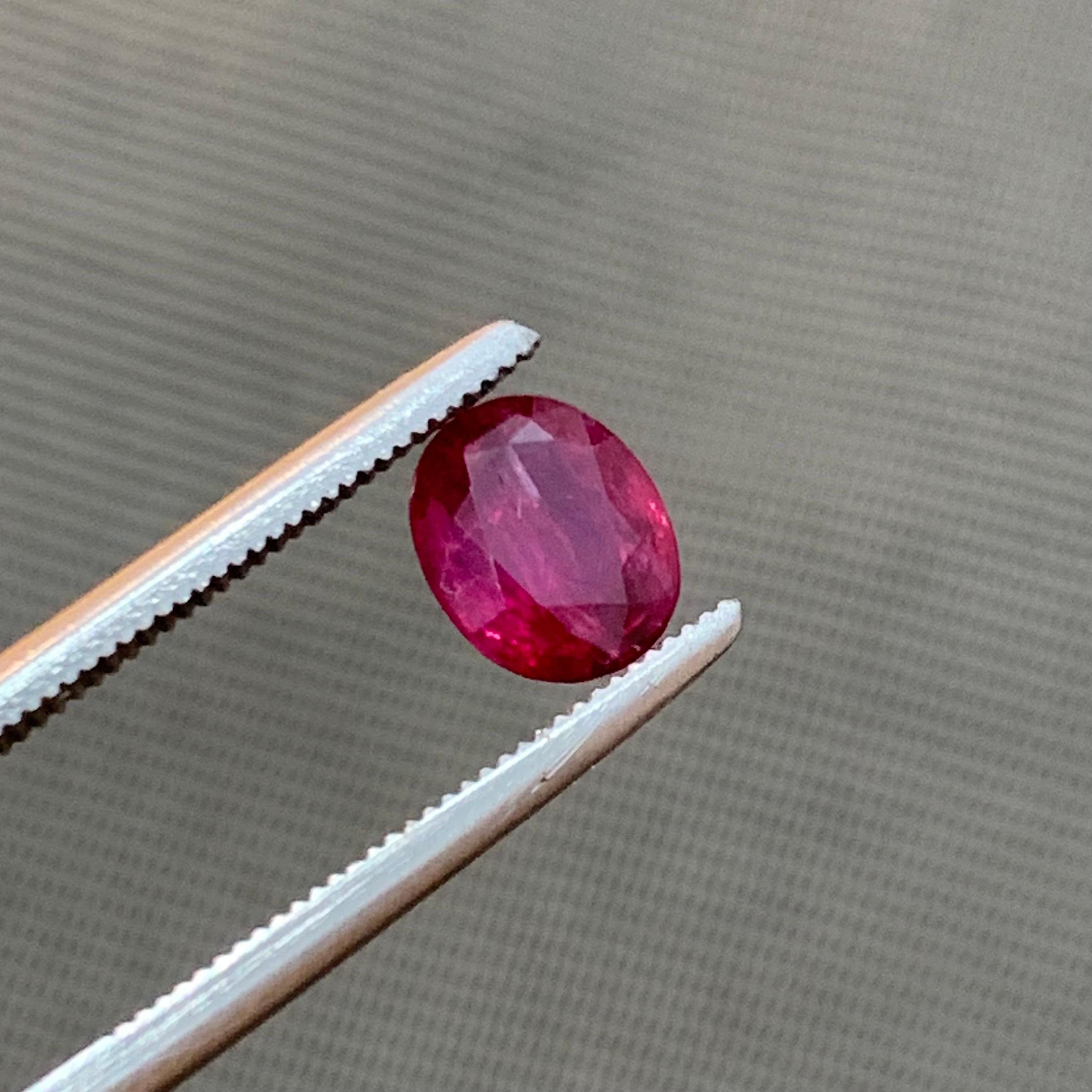 Reddish Pink Natural Ruby Ring Gemstone 1.35 Catat Oval Cushion Cut for Jewelry For Sale 3