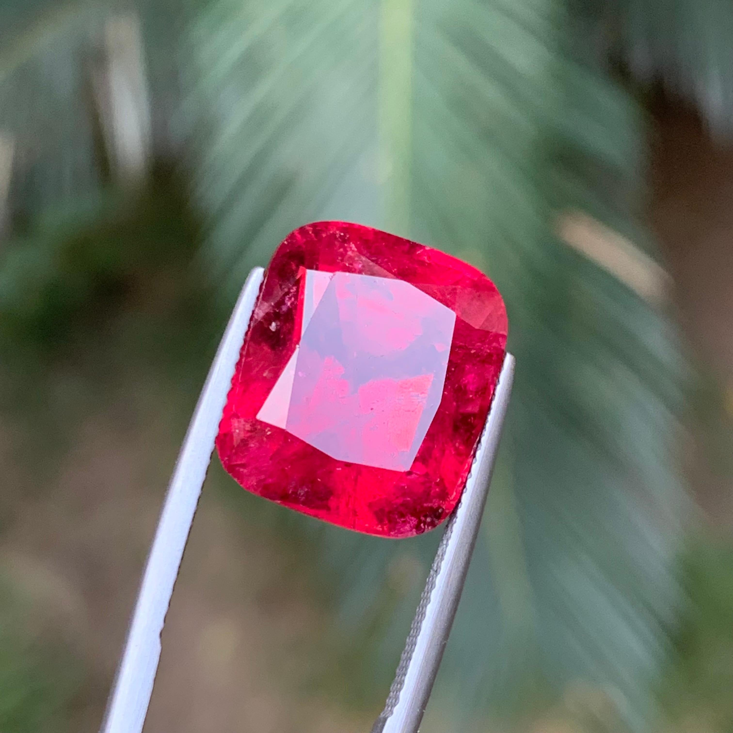 Contemporary Reddish Vivid Pink Natural Rubellite Tourmaline Loose Gemstone 19.55 Ct Cushion