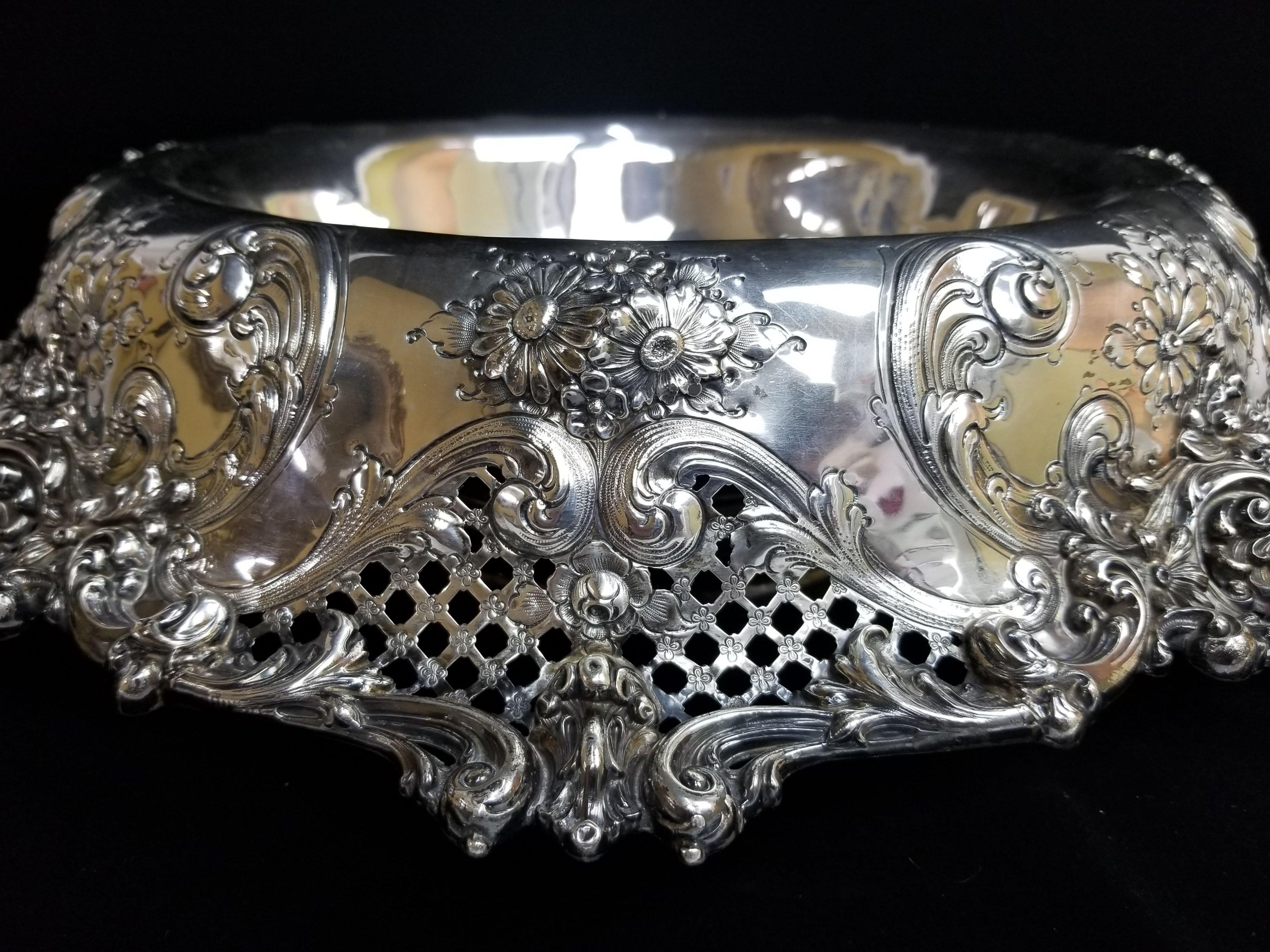 Redlich Antique Sterling Silver Art Nouveau Centrepiece Bowl with Liner and Lid For Sale 12