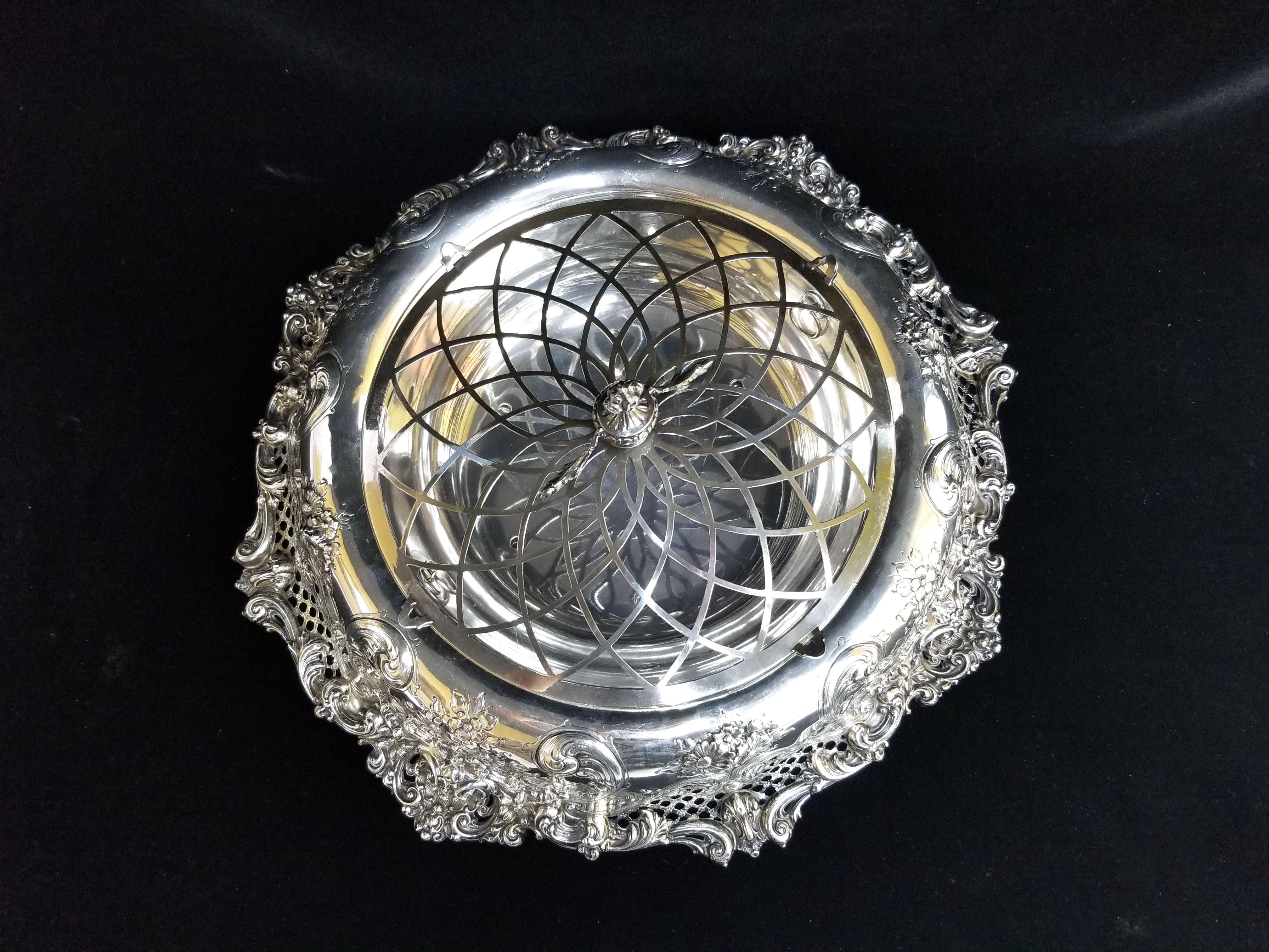 Redlich Antique Sterling Silver Art Nouveau Centrepiece Bowl with Liner and Lid In Good Condition For Sale In Portland, OR