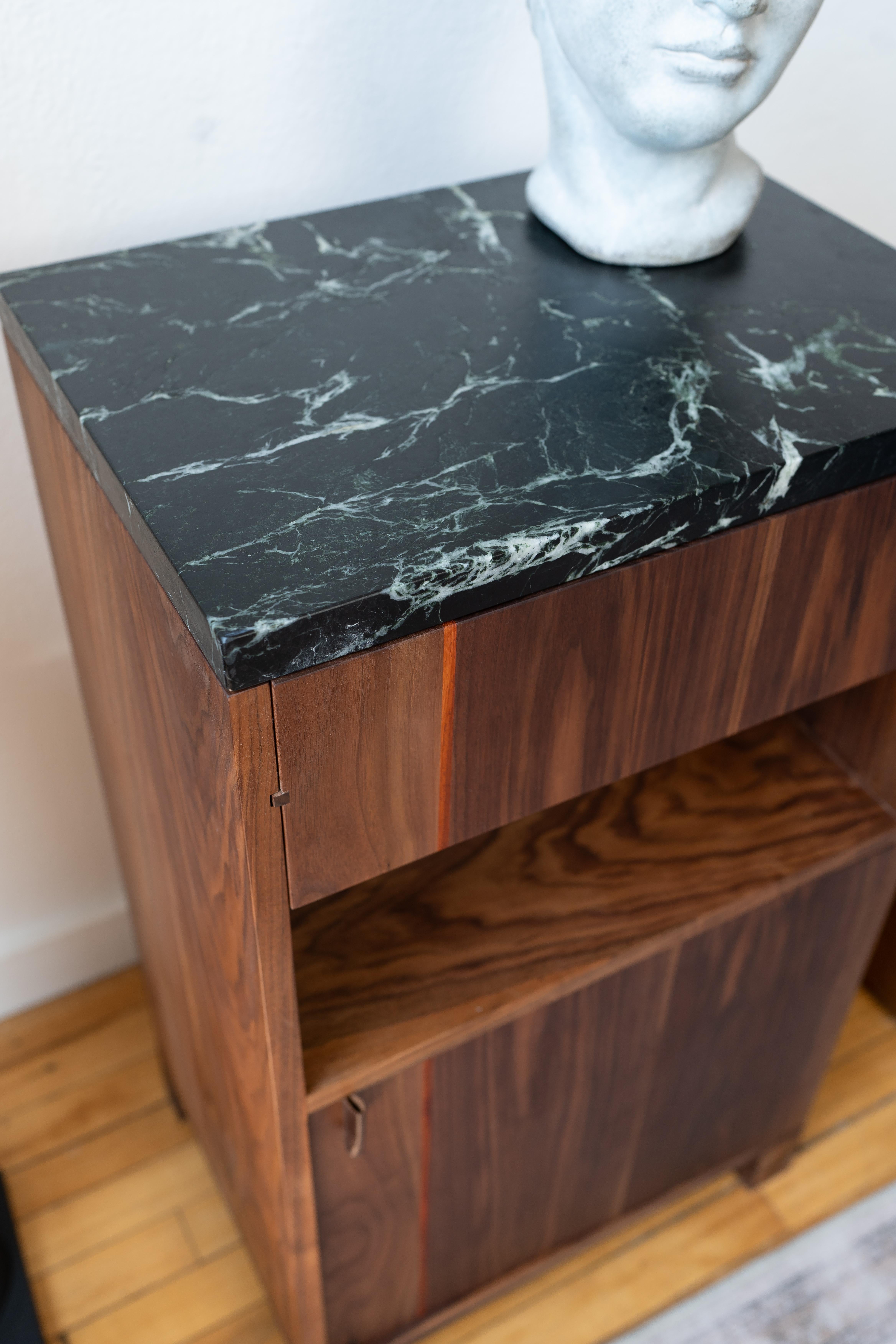 Redline Design Dry Bar (Moderne der Mitte des Jahrhunderts) im Angebot