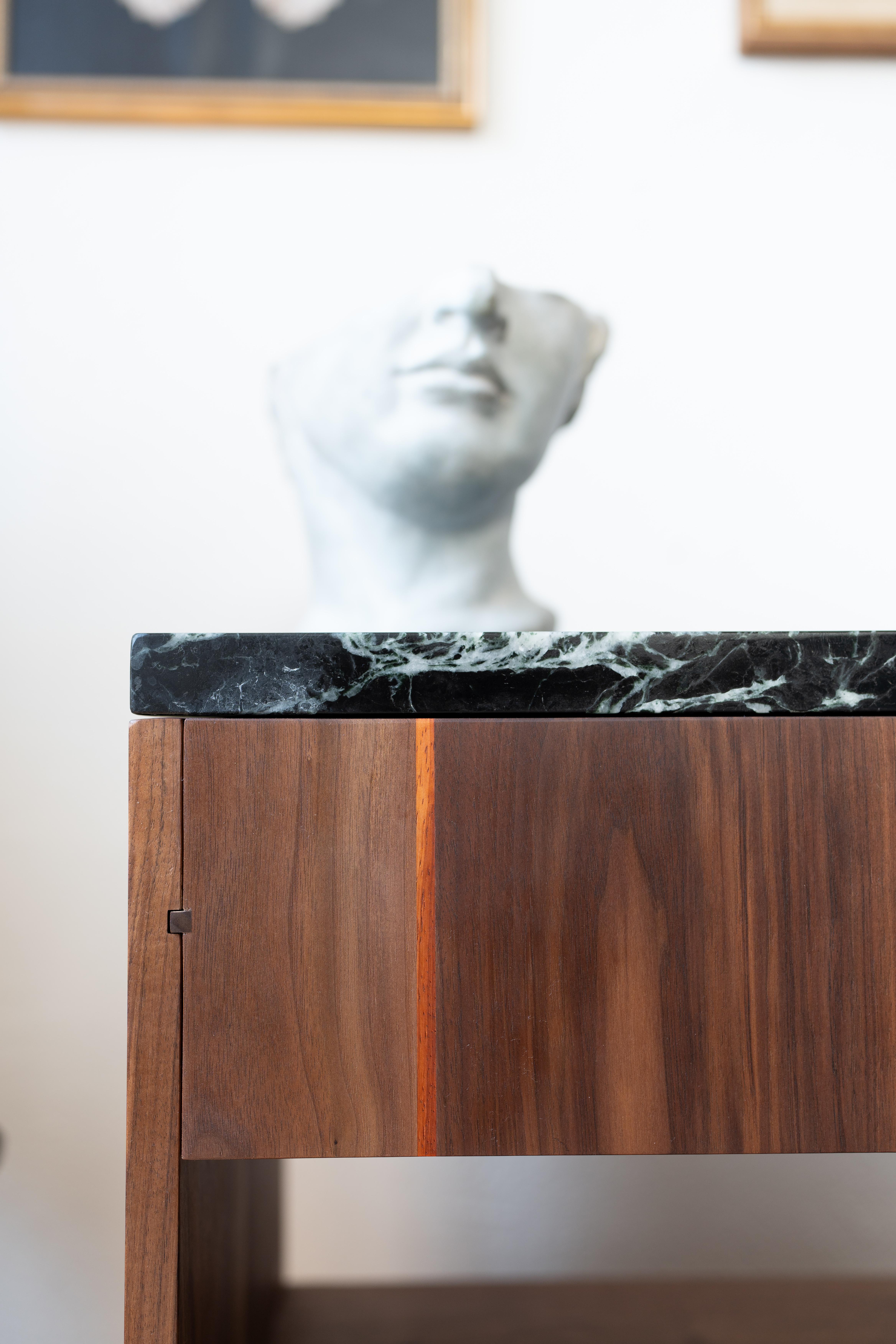 Redline Design Dry Bar (Kanadisch) im Angebot