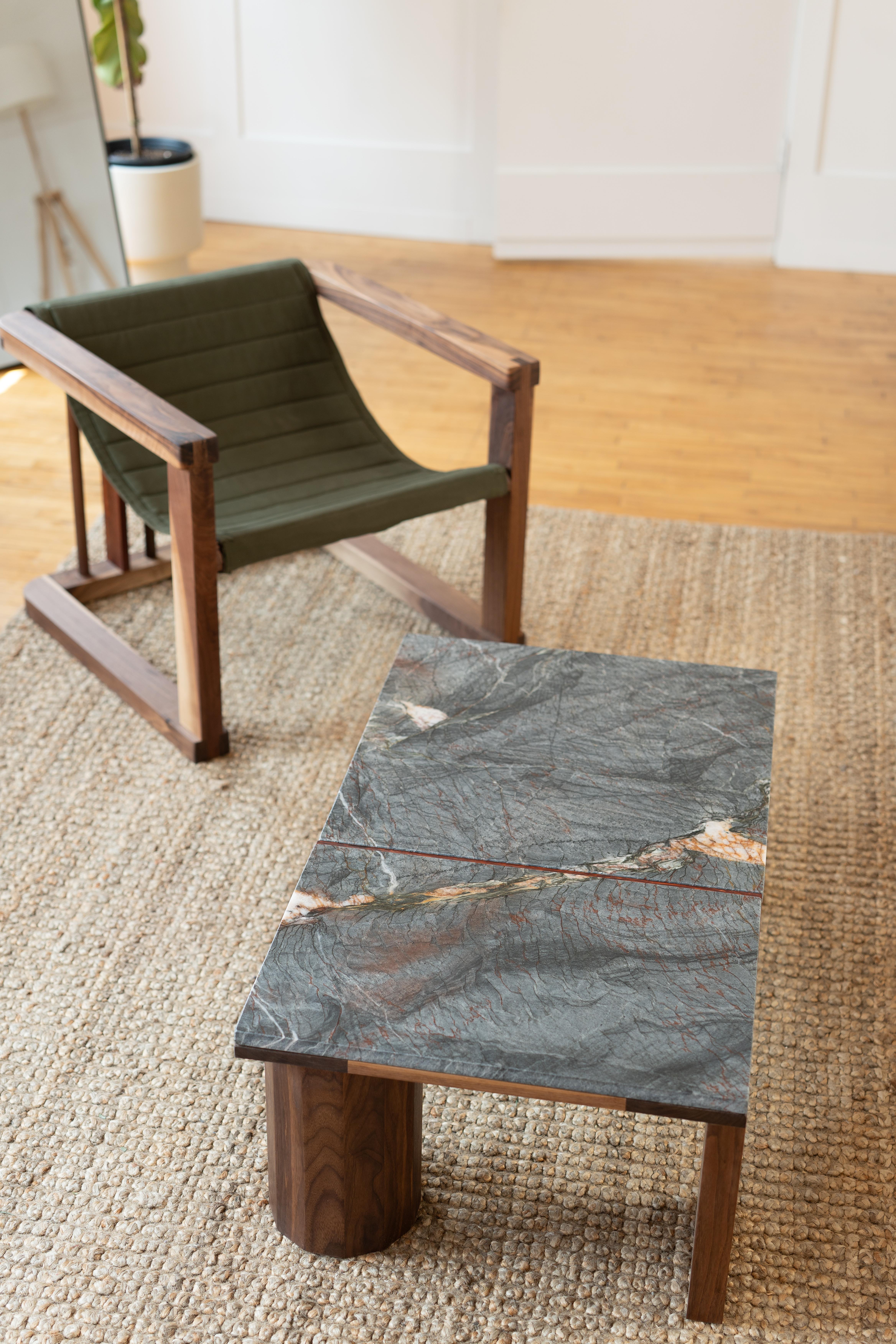 Redline Design Lounge-Stuhl aus Nussbaumholz (Holzarbeit) im Angebot