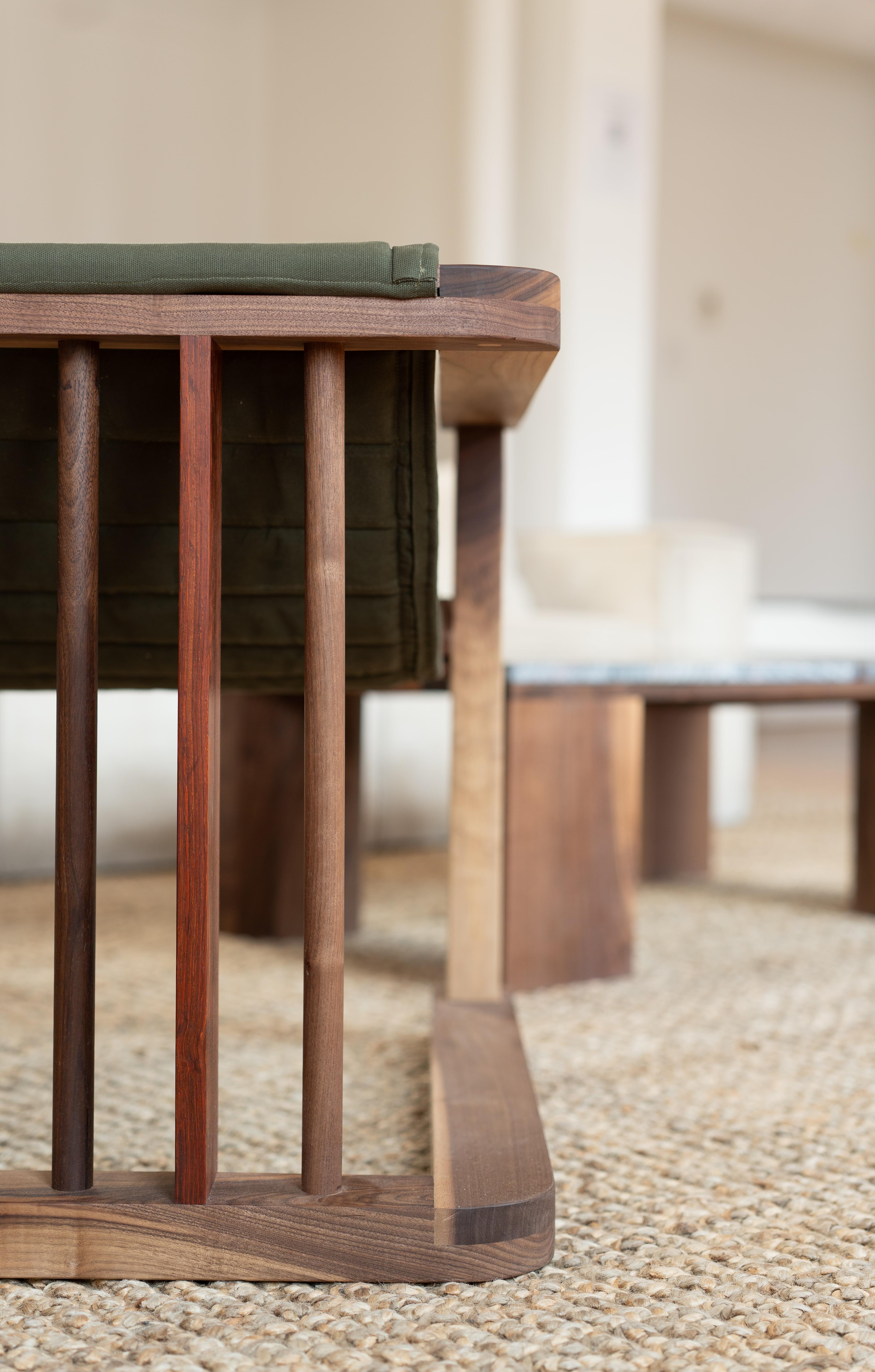 Redline Design Lounge-Stuhl aus Nussbaumholz (21. Jahrhundert und zeitgenössisch) im Angebot