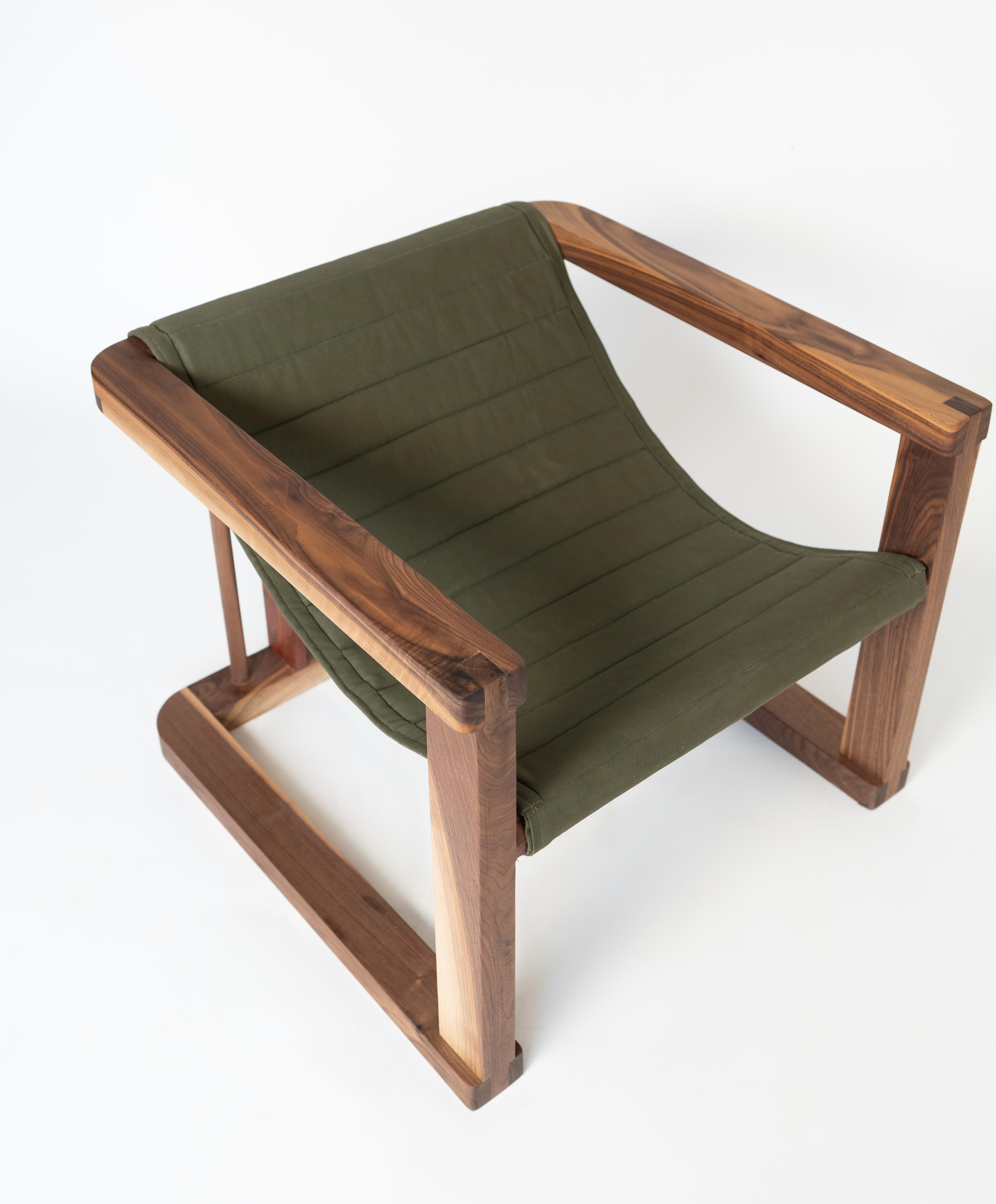 Redline Design Lounge-Stuhl aus Nussbaumholz im Angebot 1