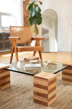 Mesa baja de diseño Redline de roble y cristal