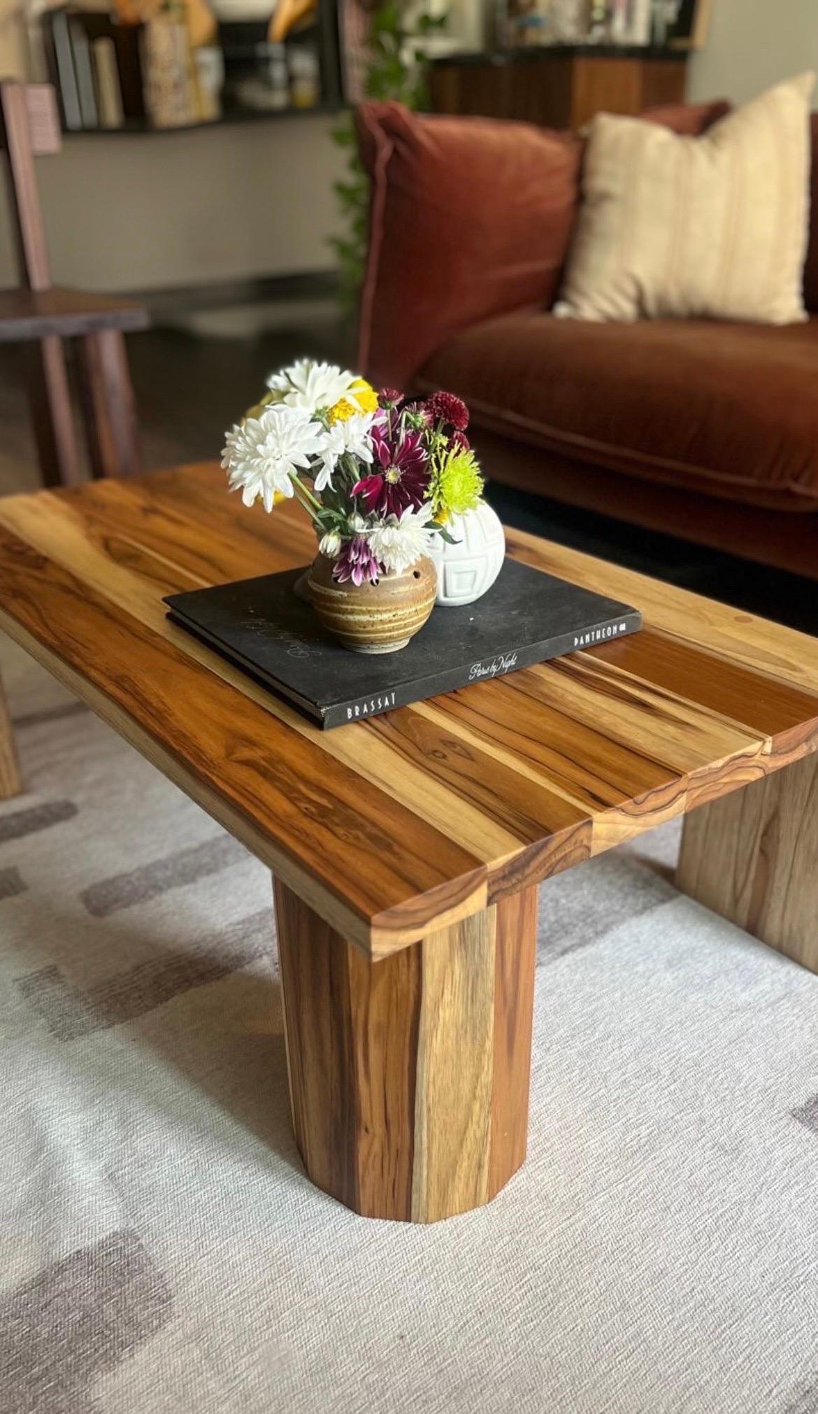 Mesa baja de teca de diseño Redline Siglo XXI y contemporáneo en venta