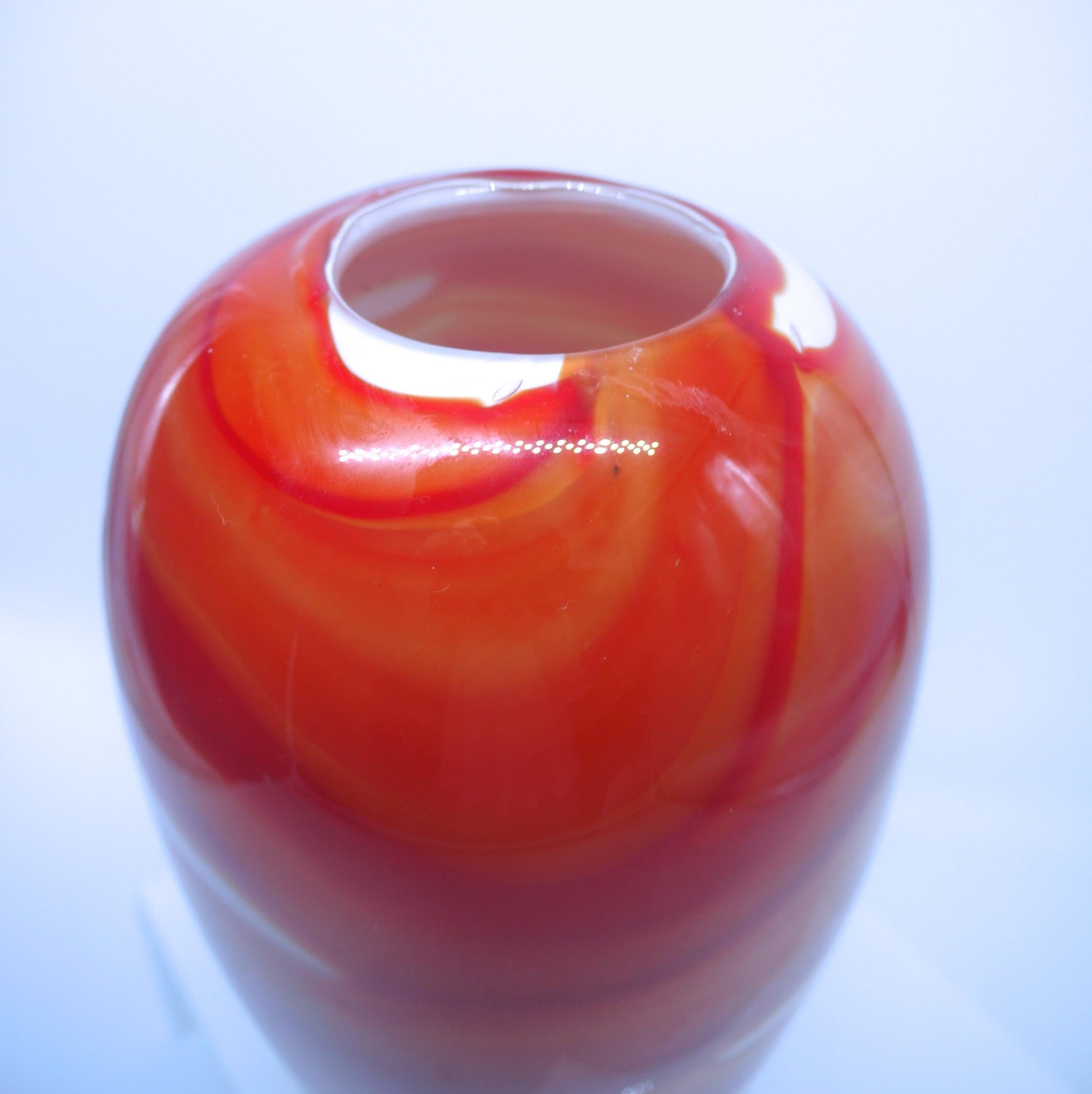 Red Orange and White Murano Venetian  MCM Glass Vase Style of Barbini circa 1970 In Good Condition For Sale In Halstead, GB