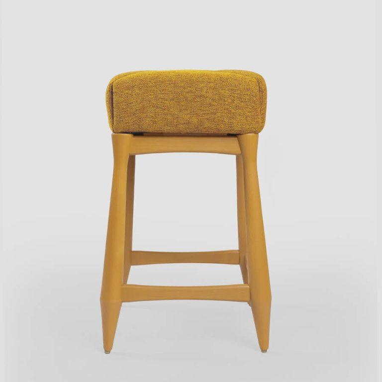 Redova Stool in Lacquered Wood In New Condition For Sale In San Pedro Garza García, N.L.