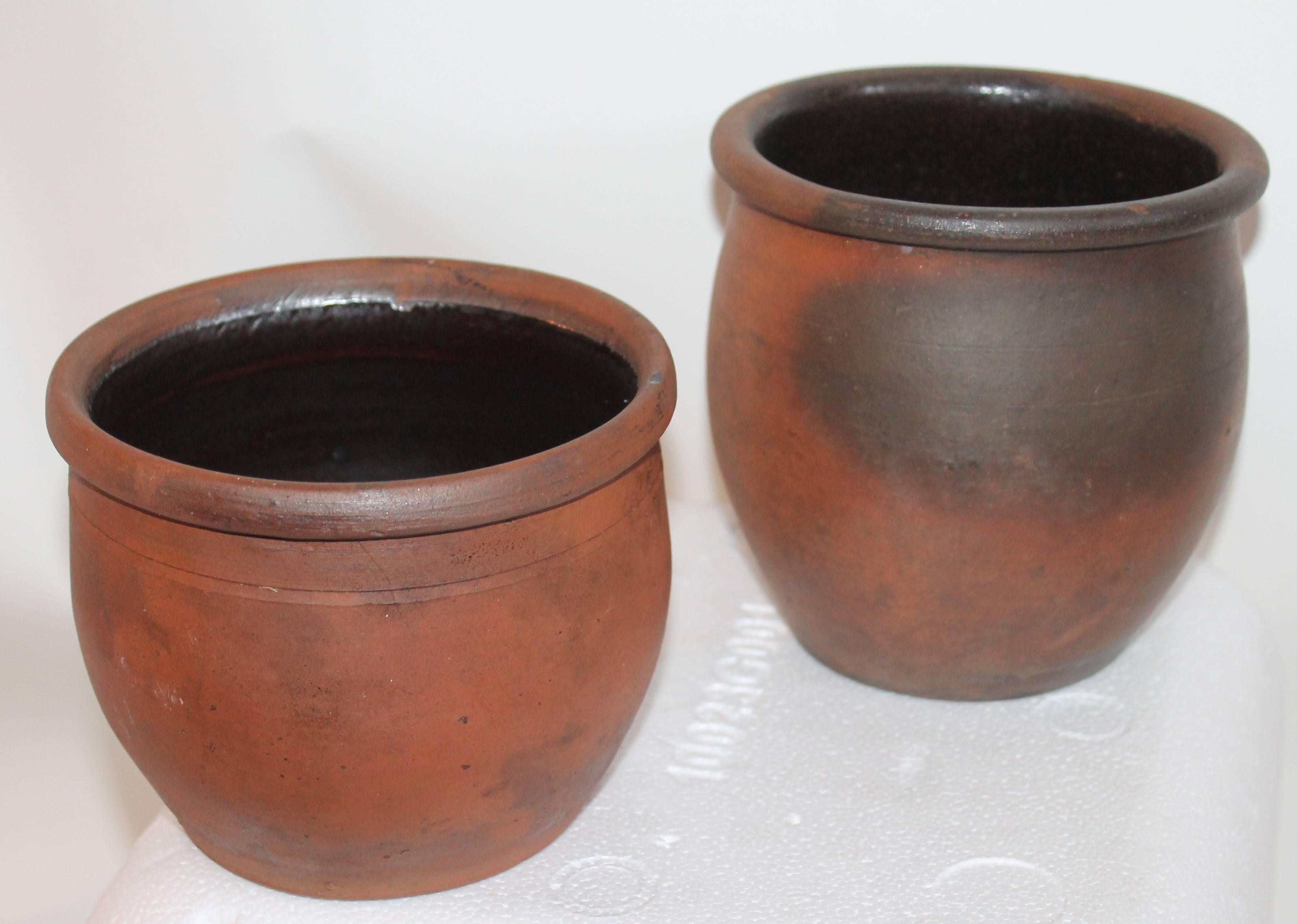 Small crock is 6 inch in diameter x 4.5 inches high
Larger crock is 5.5 inches x 5.5 inches
Both in good condition.