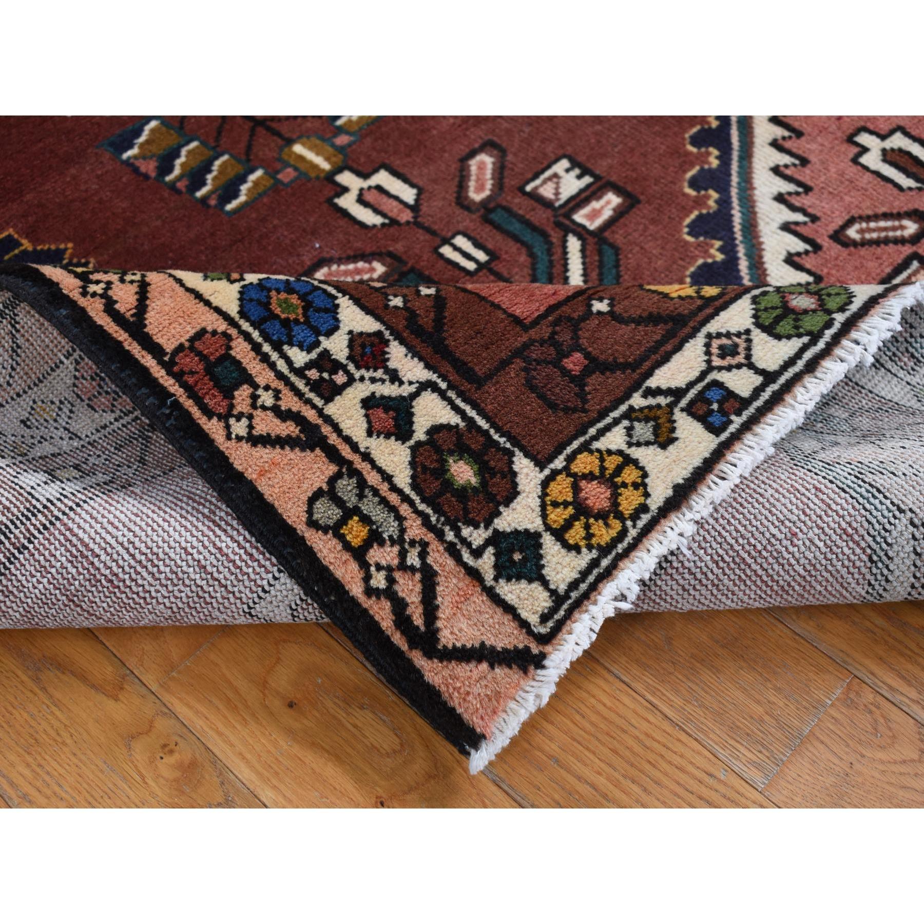 Redwood Red Vintage Persisch Malayer Reine Wolle Handgeknüpft Breite Läufer Teppich im Zustand „Gut“ im Angebot in Carlstadt, NJ