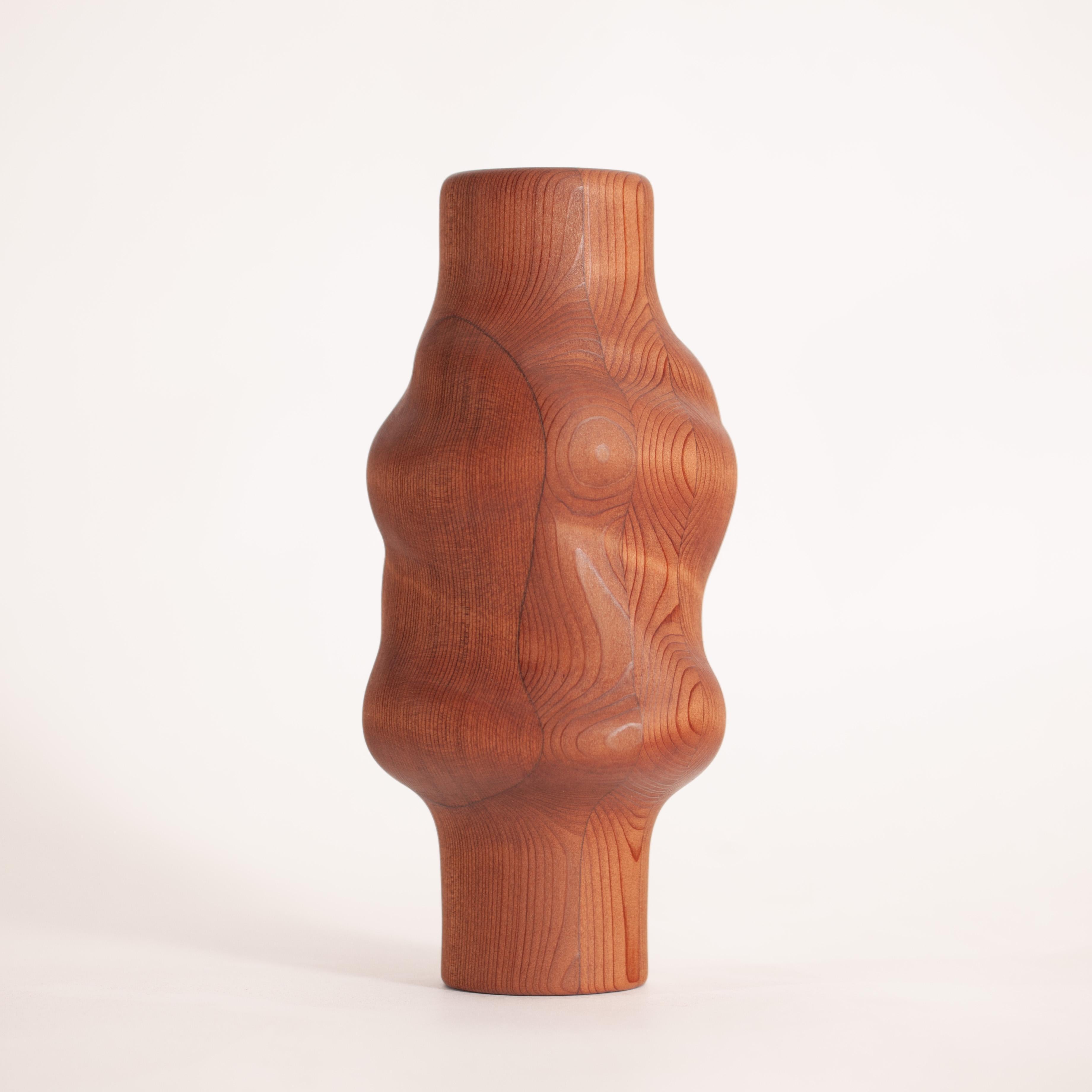 Redwood Svitok Vase aus wiederverwendetem Holz im Zustand „Neu“ im Angebot in Los Angeles, CA