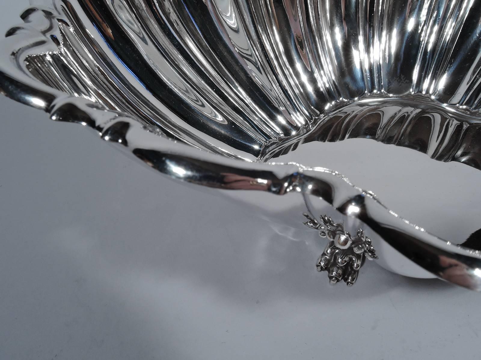 Reed & Barton Sterling Silver Modern Classical Centrepiece Bowl In Excellent Condition In New York, NY