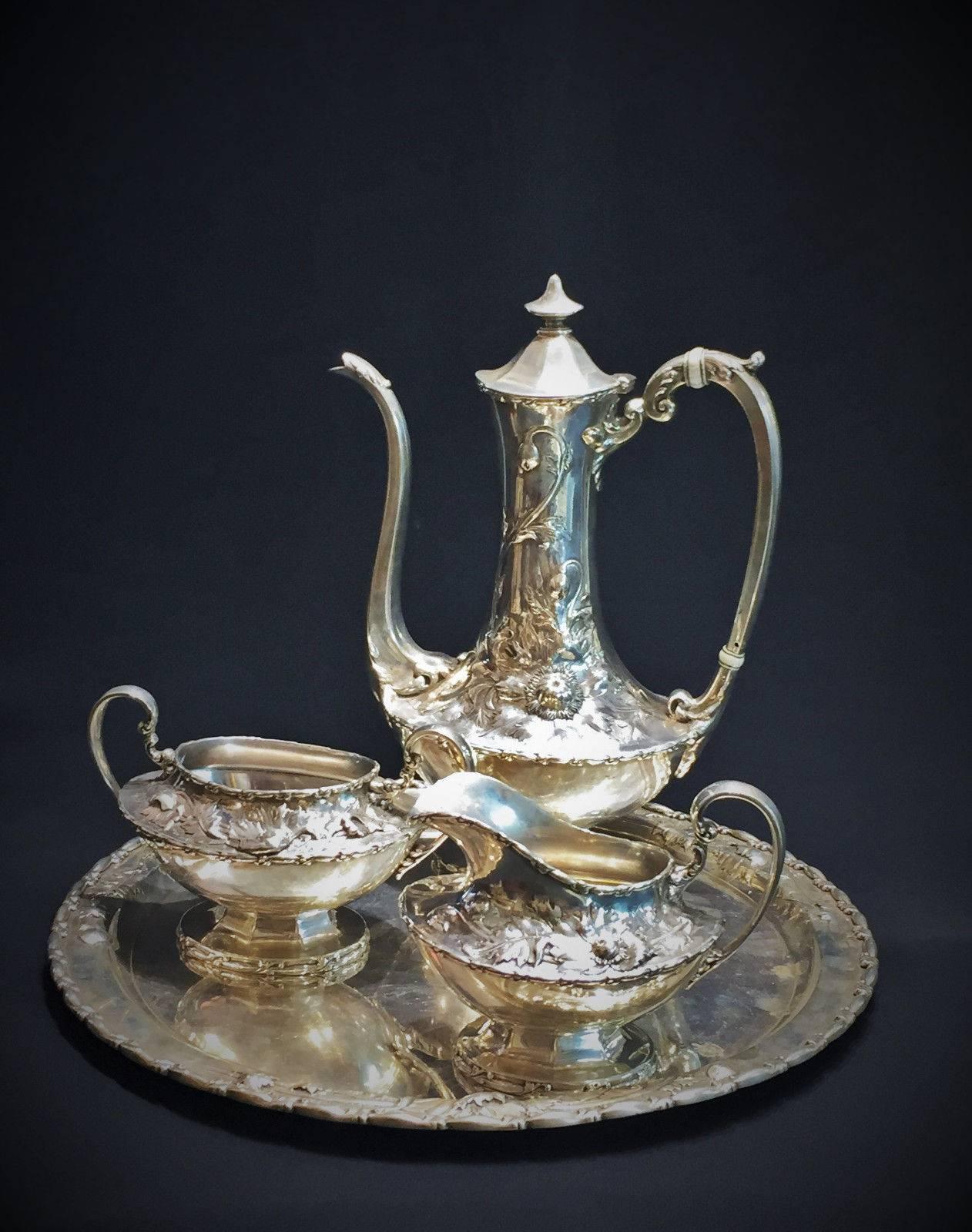 Reed & Barton, American Art Nouveau Sterling Silver Tea and Coffee Service, 1900 In Good Condition In New York, NY
