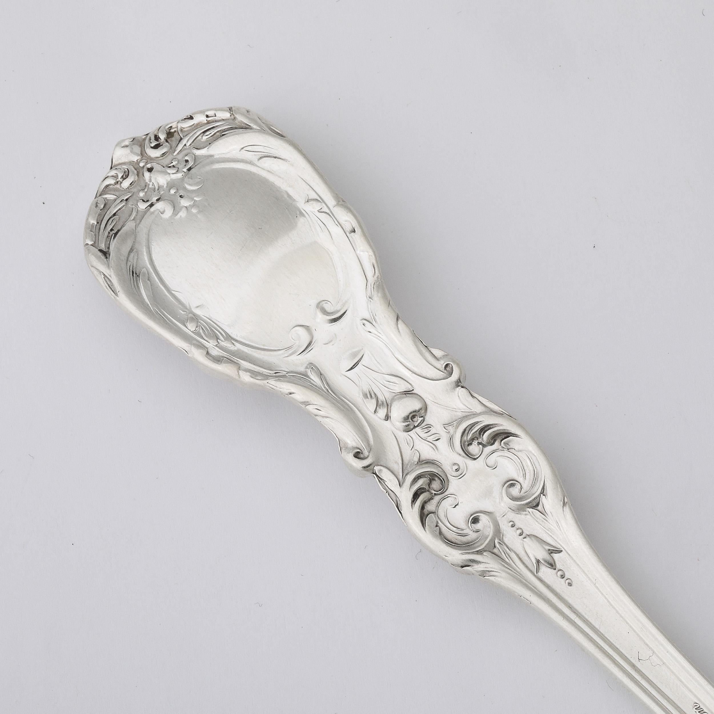 Metà XX secolo Forchetta da portata in argento Reed & Barton Francis I Pattern in vendita