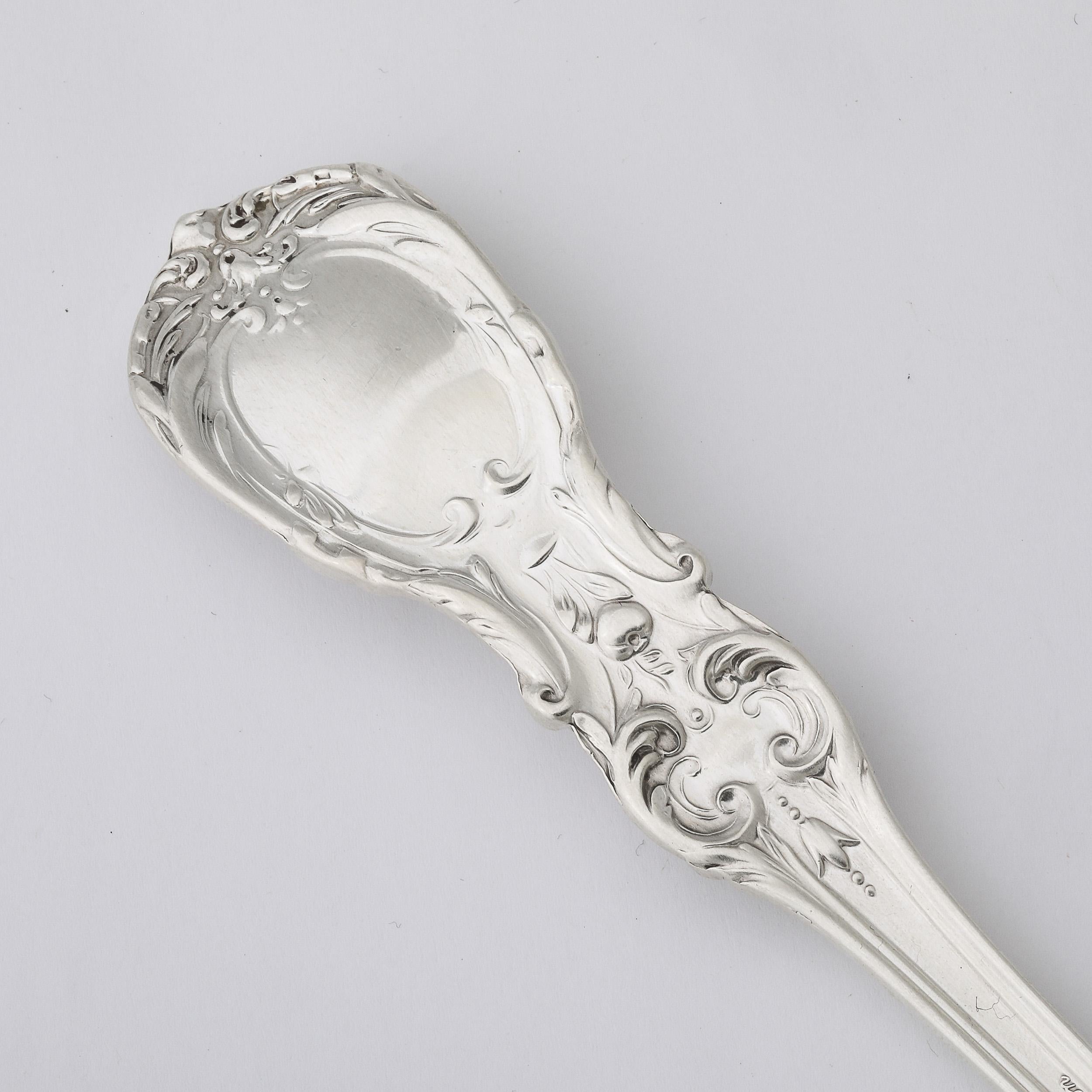 Milieu du XXe siècle Reed & Barton Fourchette de service en argent Sterling Francis I Pattern en vente