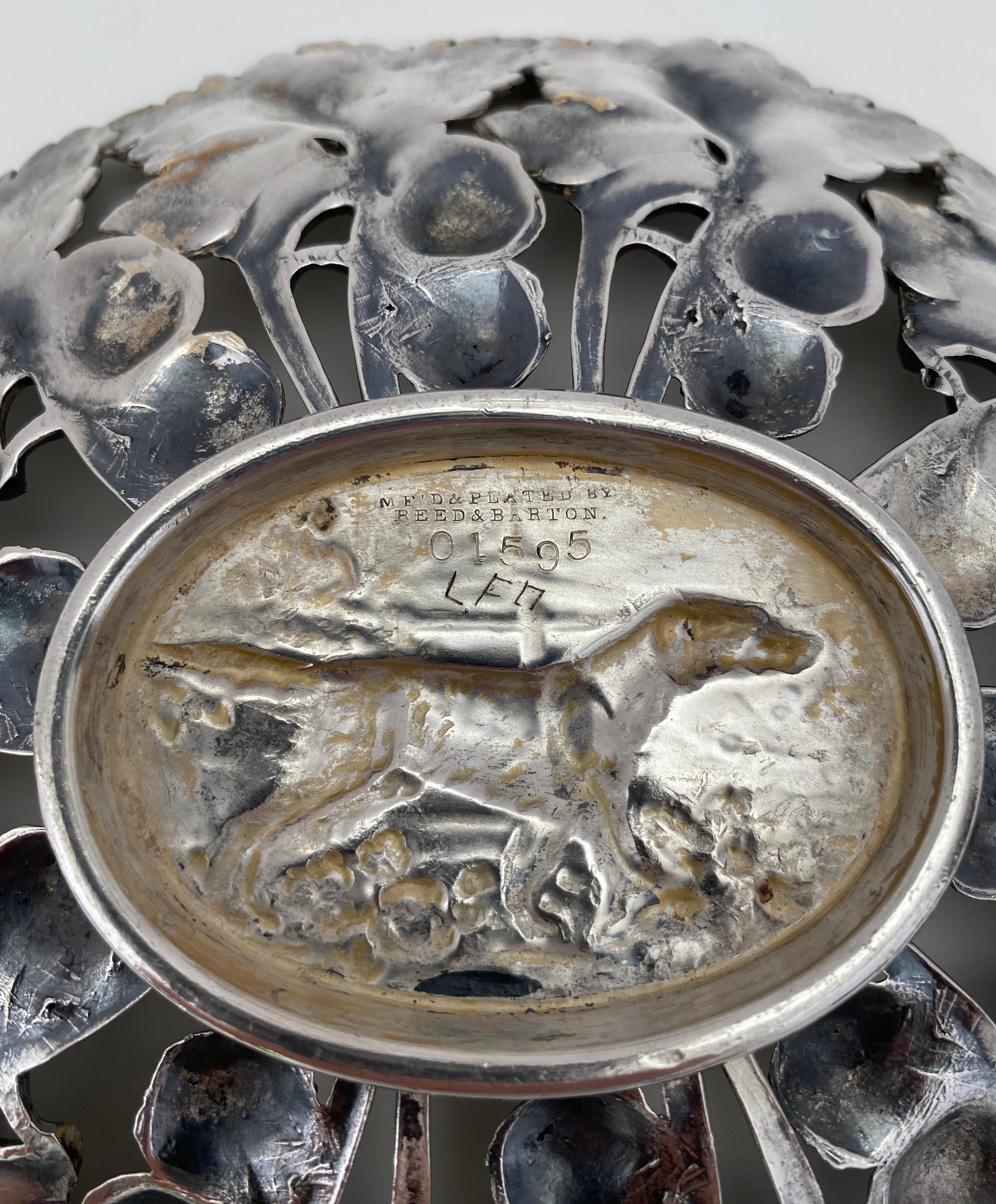Americano Reed & Barton Sculpted Bowl, Piatto placcato in argento con cane in vendita