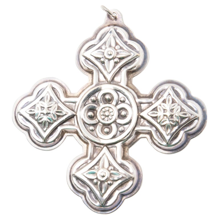 Reed And Barton Christmas Crpss 2022 Reed And Barton 1971 Christmas Cross For Sale At 1Stdibs