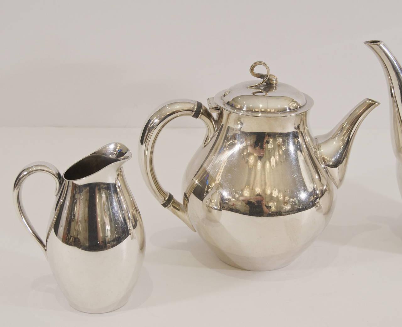 Mid-Century Modern Service à thé et café en métal argenté « Americana » de Reed & Barton en vente