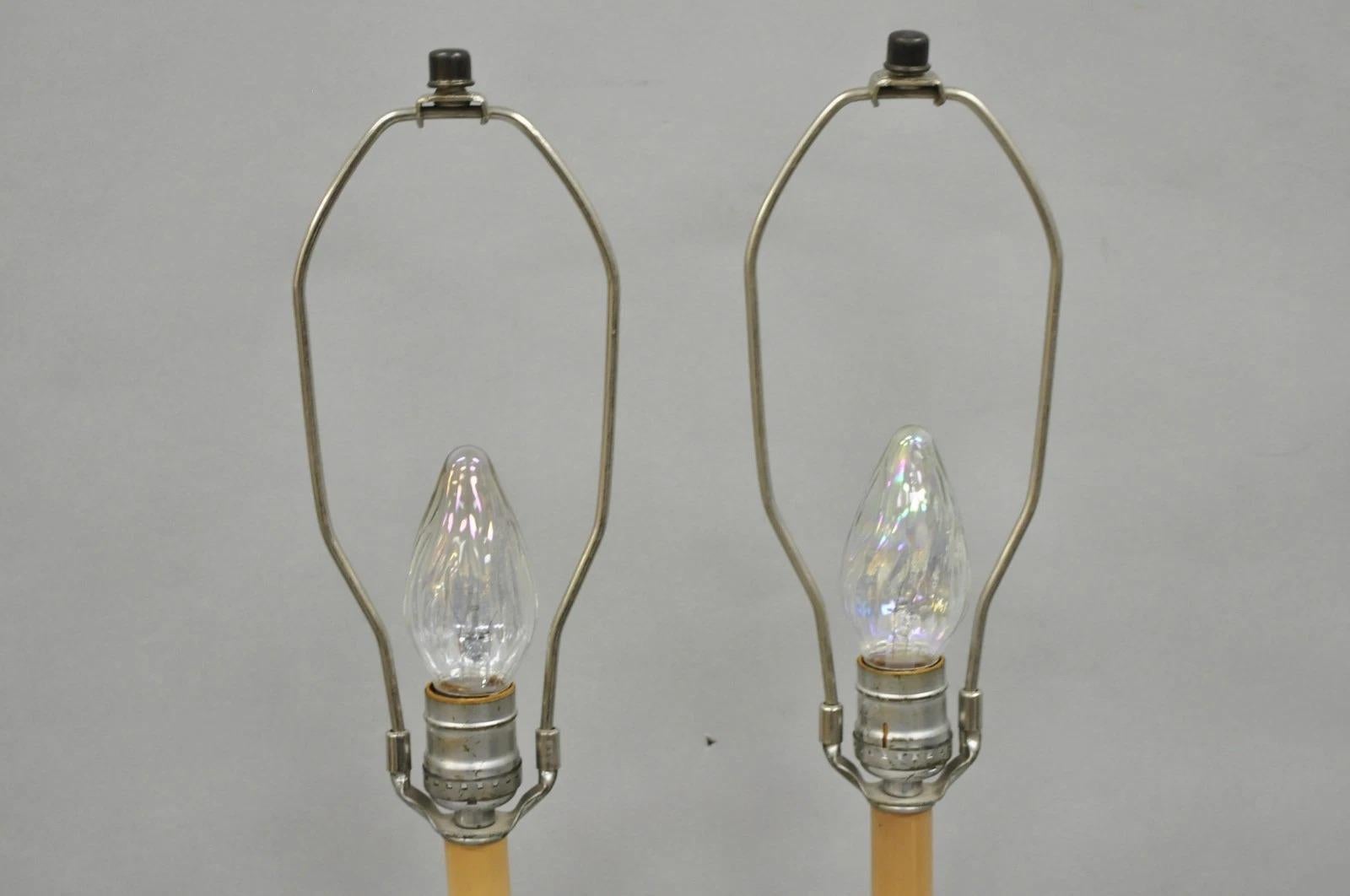 Pareja de lámparas de sobremesa Reed & Barton Art Nouveau con candelabros pequeños bañados en plata en venta 5